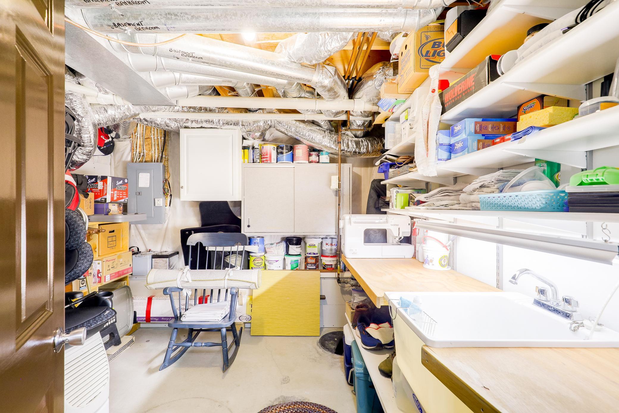 Turnkey Serenity on a Dead-End Cul-De-Sac in Mound