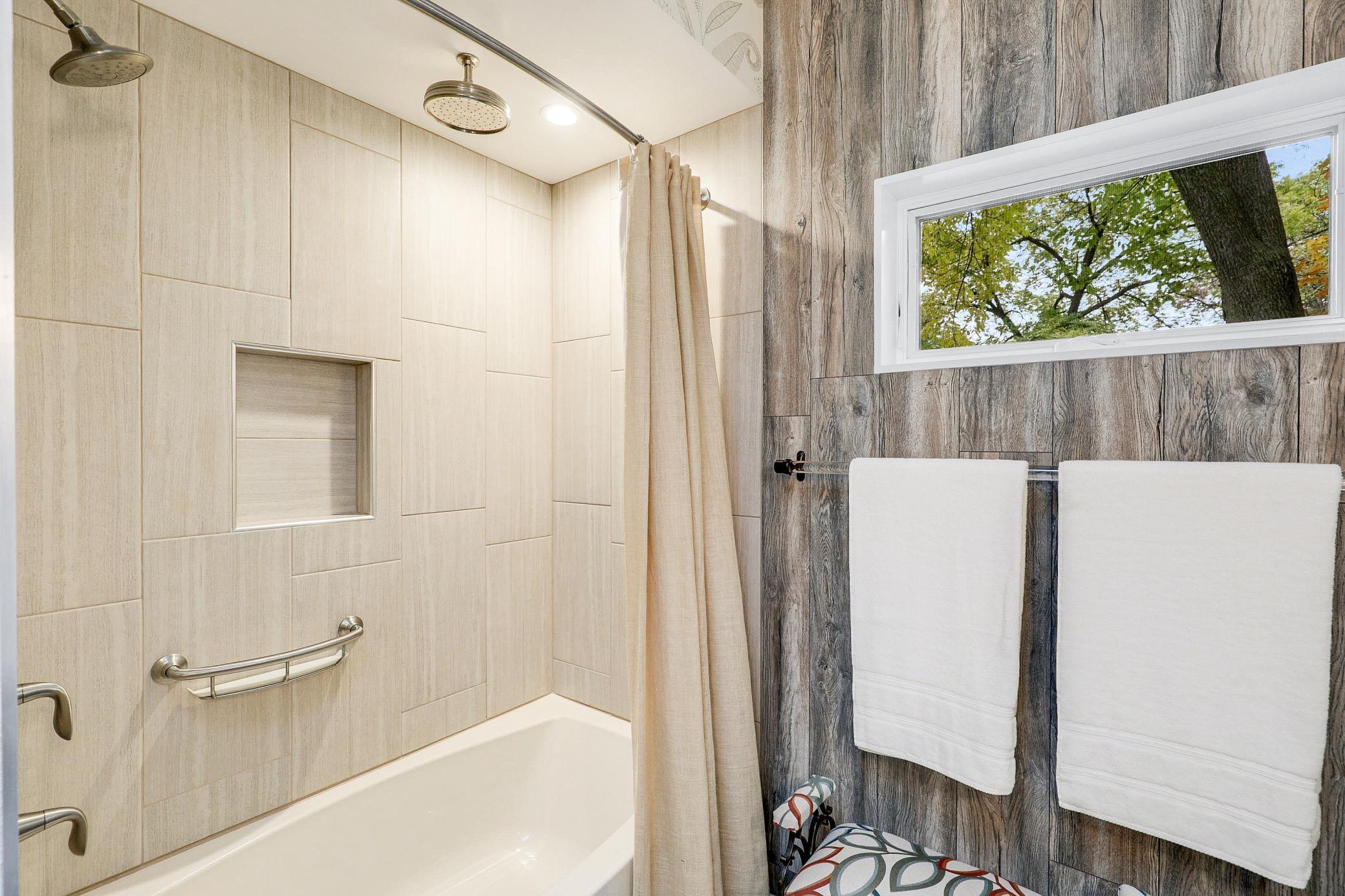 Turnkey Serenity on a Dead-End Cul-De-Sac in Mound