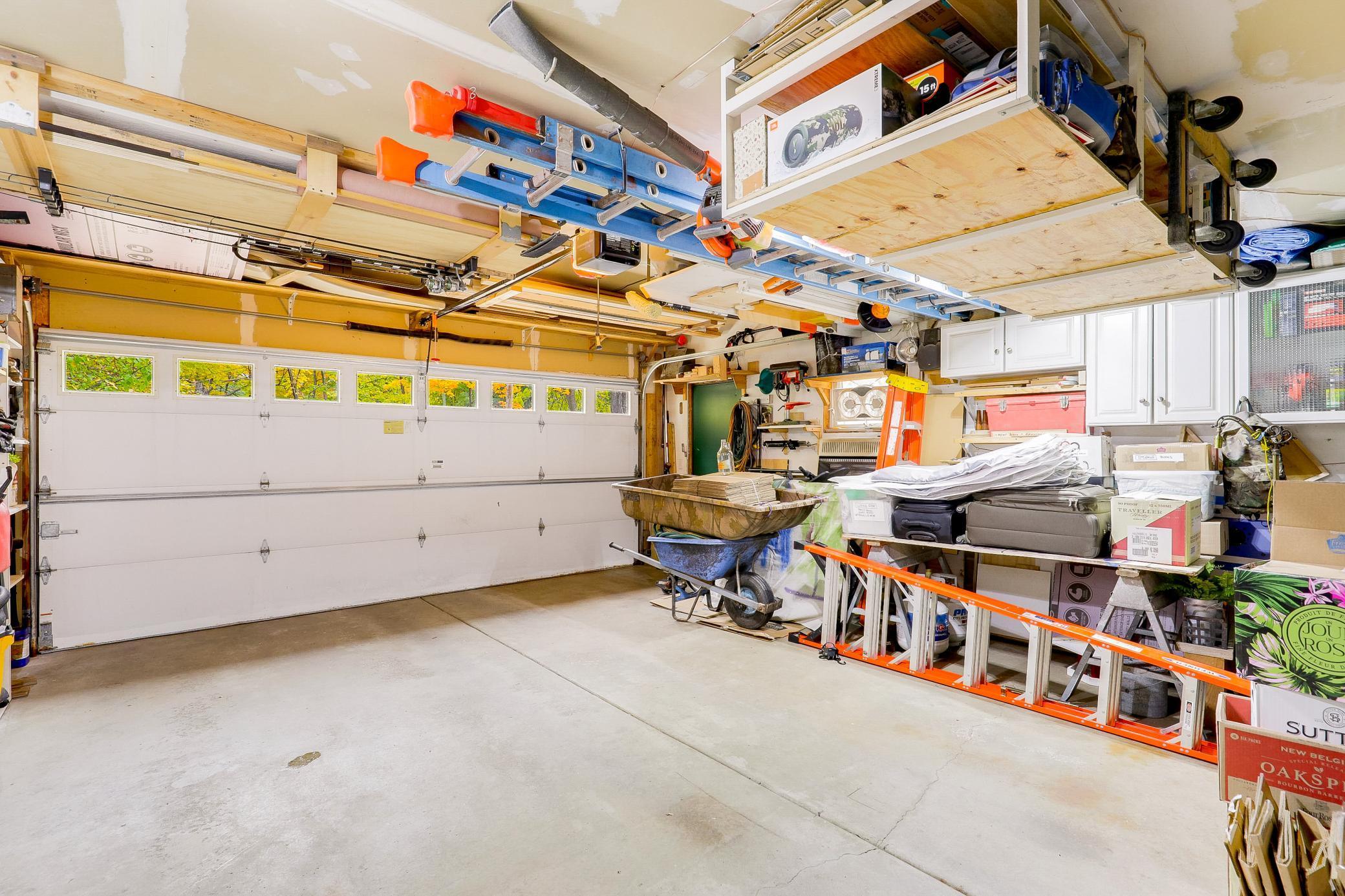 Turnkey Serenity on a Dead-End Cul-De-Sac in Mound