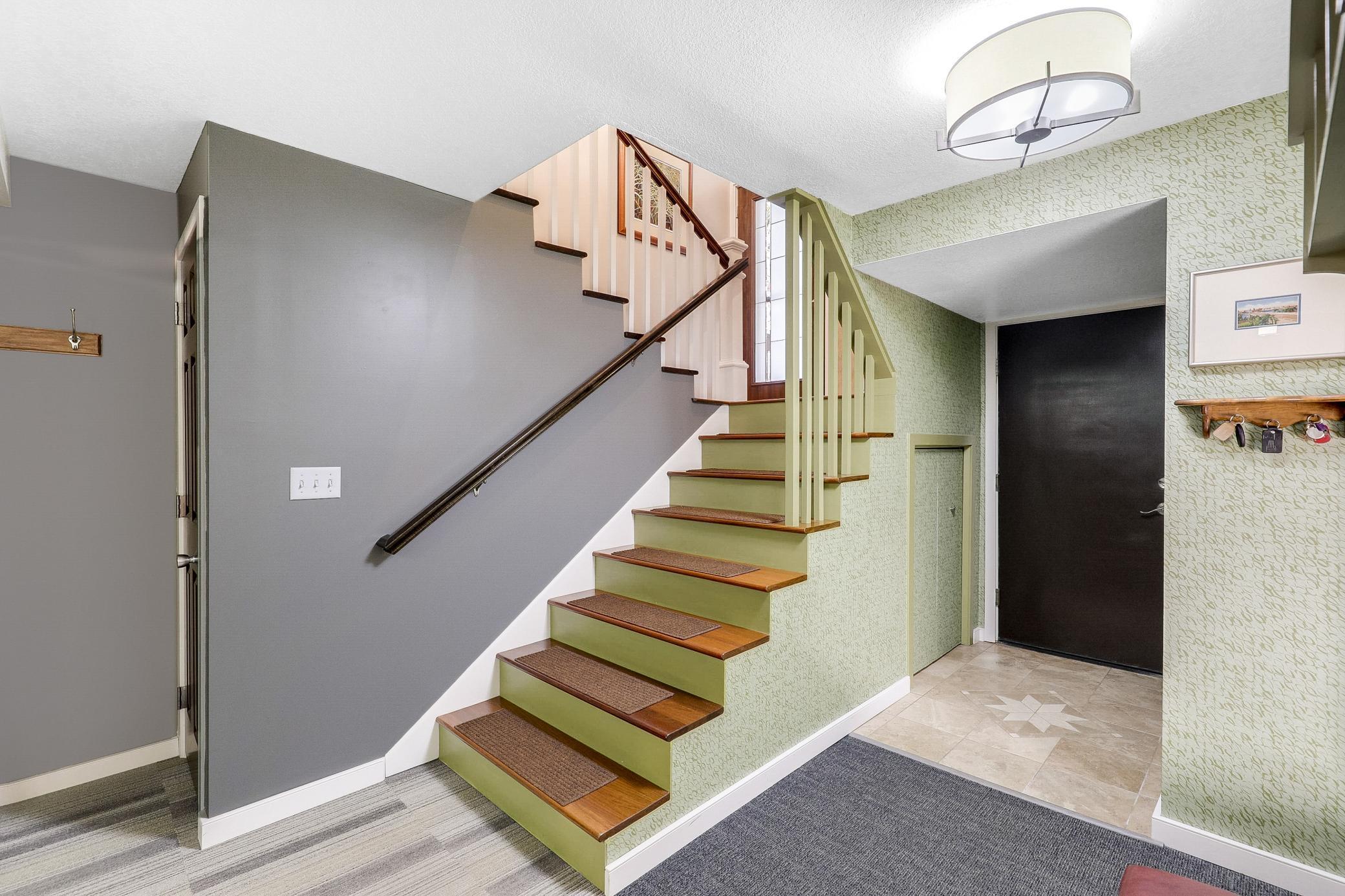 Turnkey Serenity on a Dead-End Cul-De-Sac in Mound