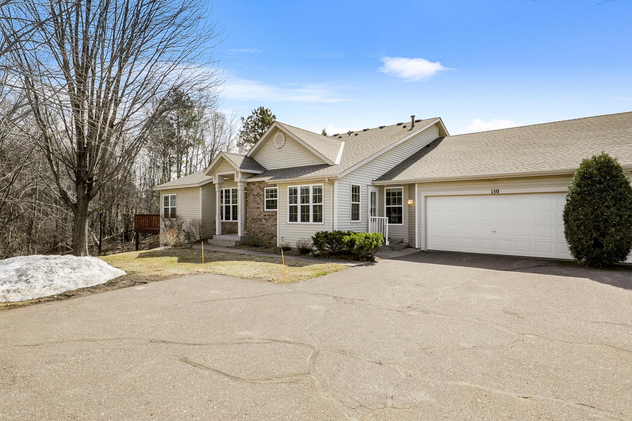 Main Floor Living in this Turnkey, 1-Story, Walkout Townhouse