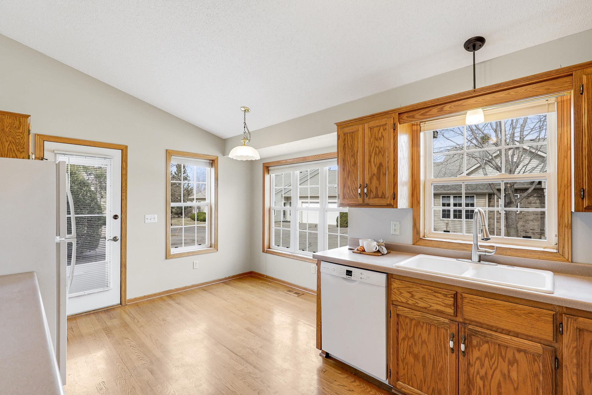 Main Floor Living in this Turnkey, 1-Story, Walkout Townhouse