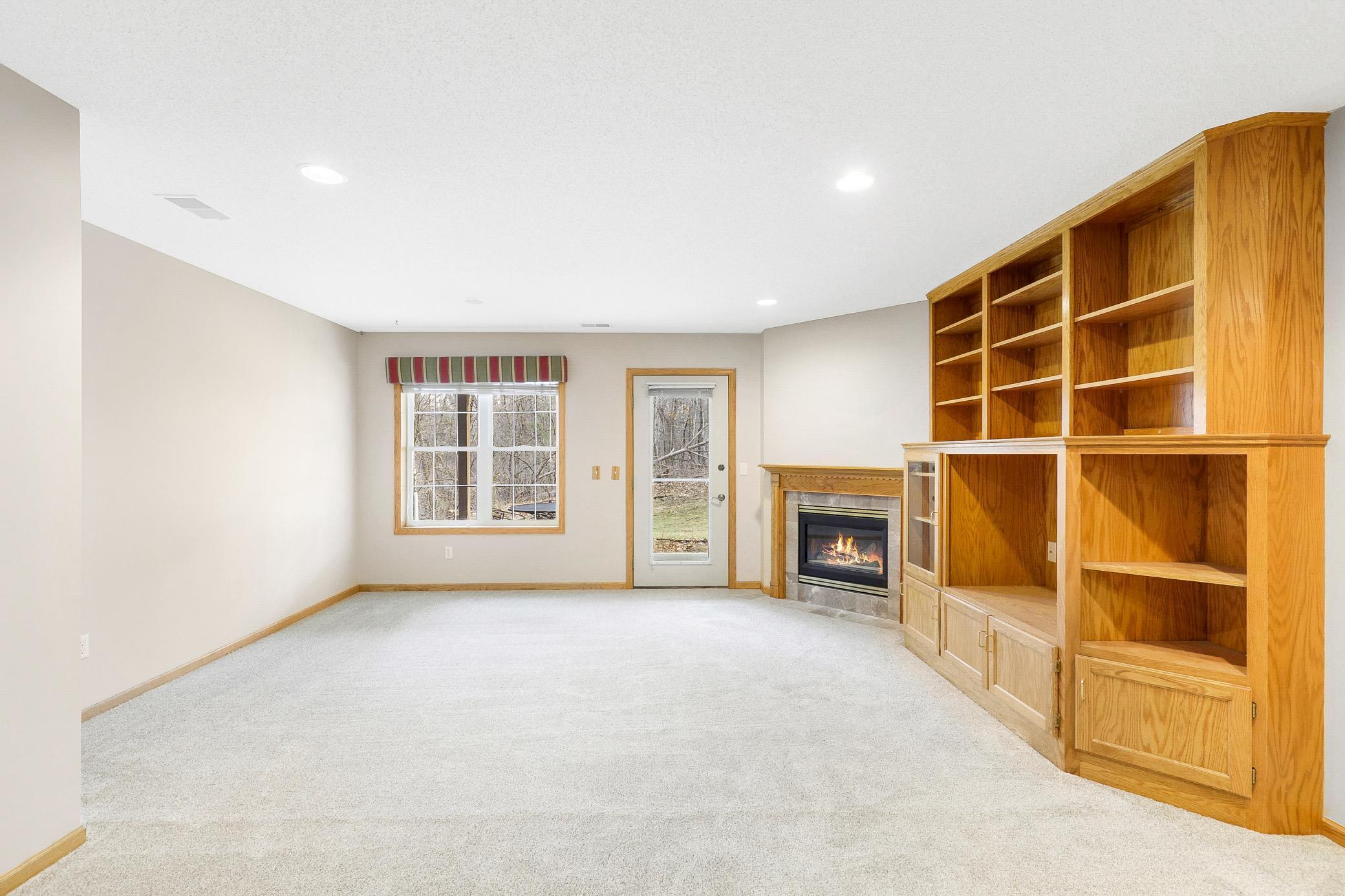 Main Floor Living in this Turnkey, 1-Story, Walkout Townhouse