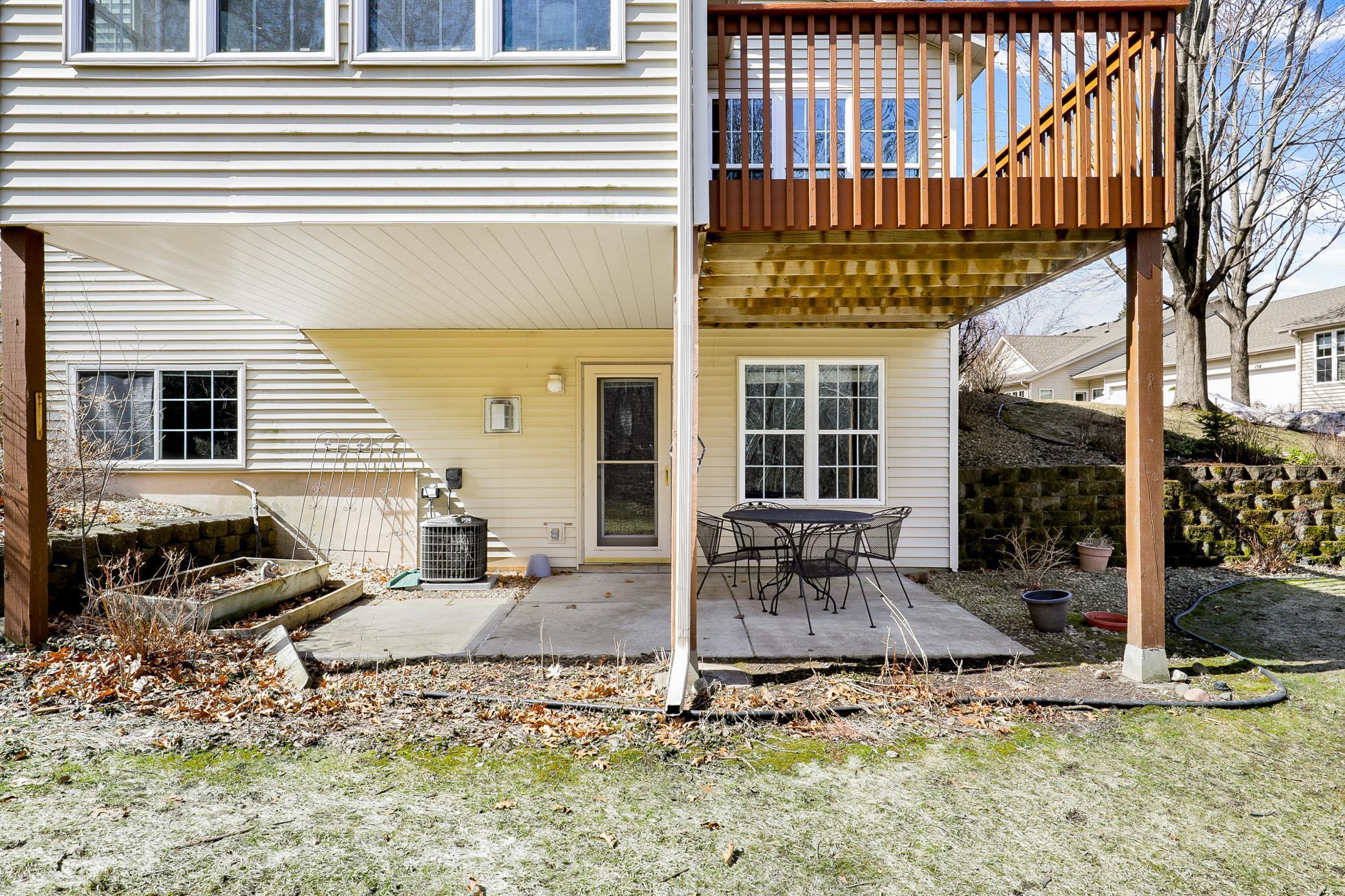 Main Floor Living in this Turnkey, 1-Story, Walkout Townhouse