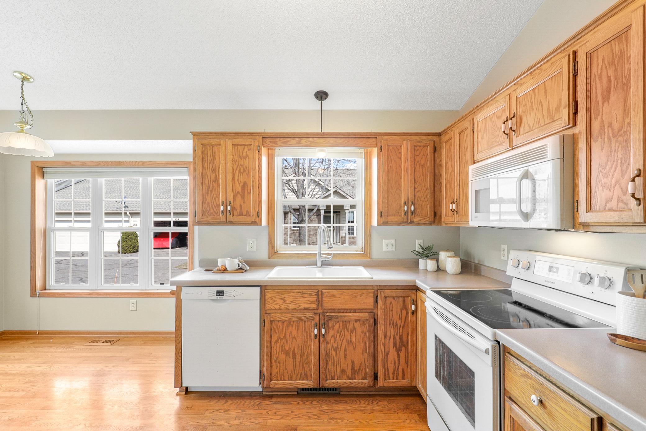 Main Floor Living in this Turnkey, 1-Story, Walkout Townhouse