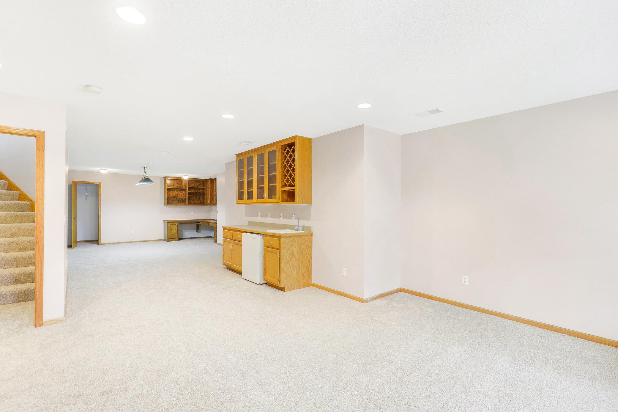 Main Floor Living in this Turnkey, 1-Story, Walkout Townhouse