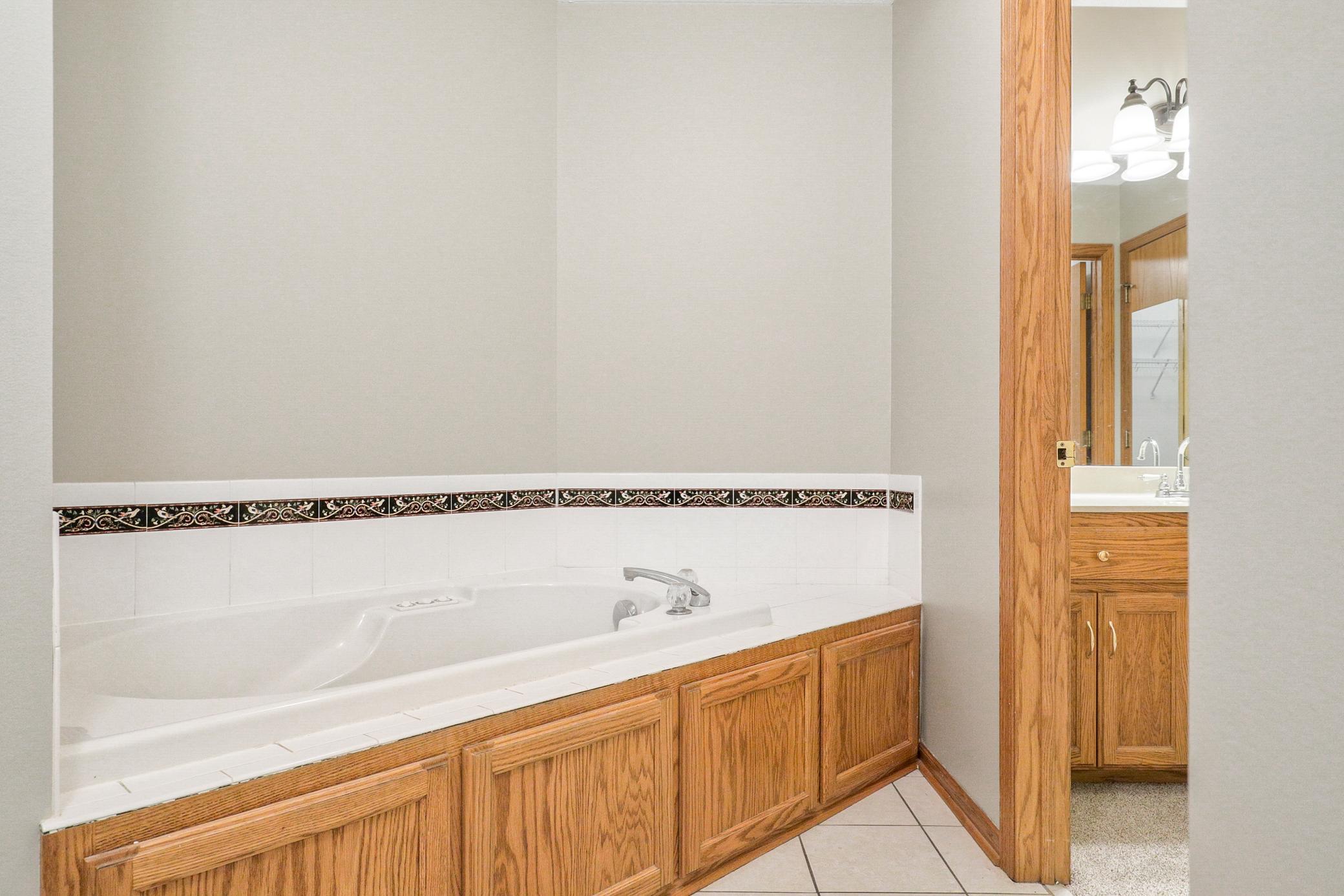 Main Floor Living in this Turnkey, 1-Story, Walkout Townhouse