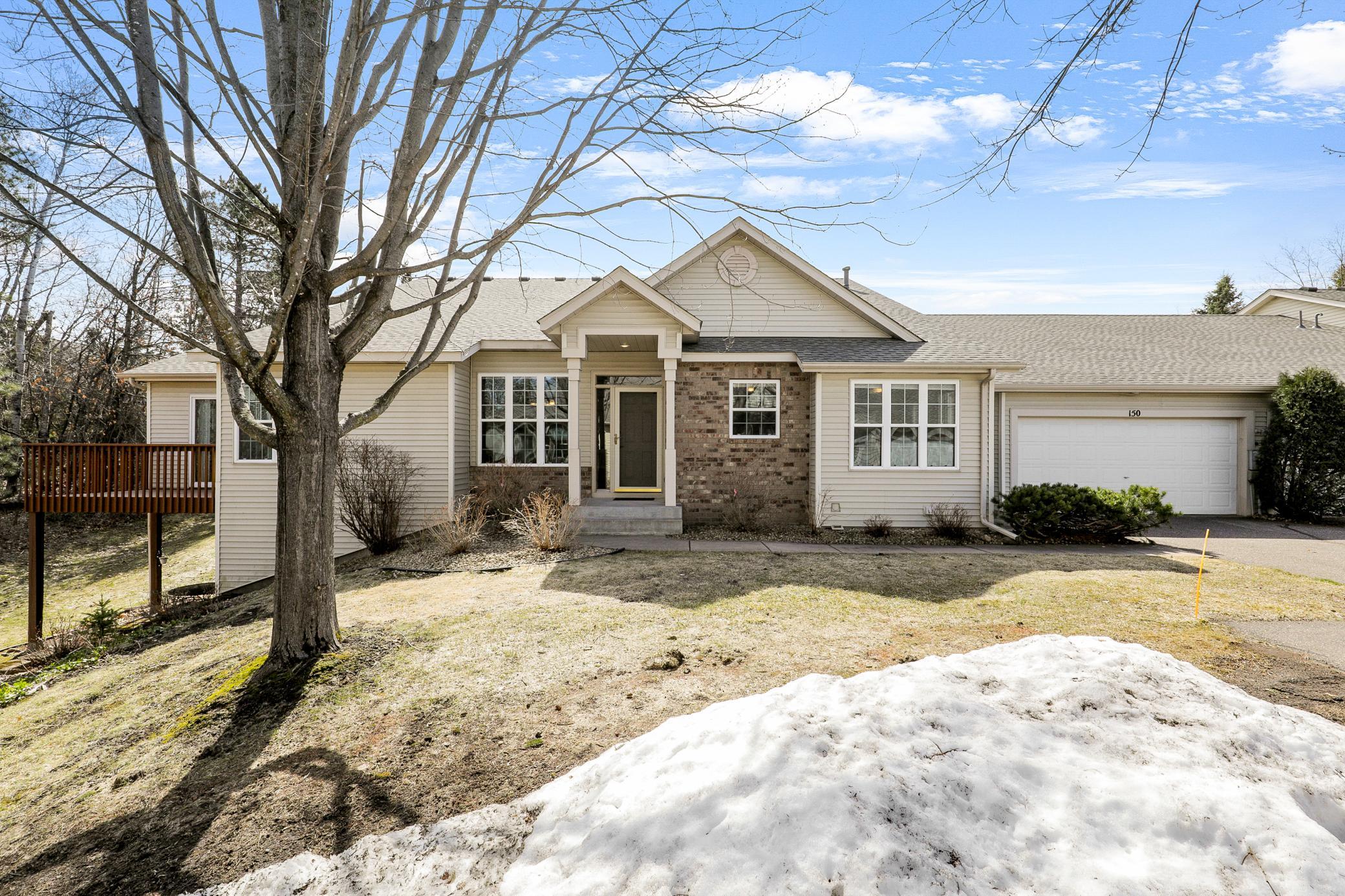 Main Floor Living in this Turnkey, 1-Story, Walkout Townhouse
