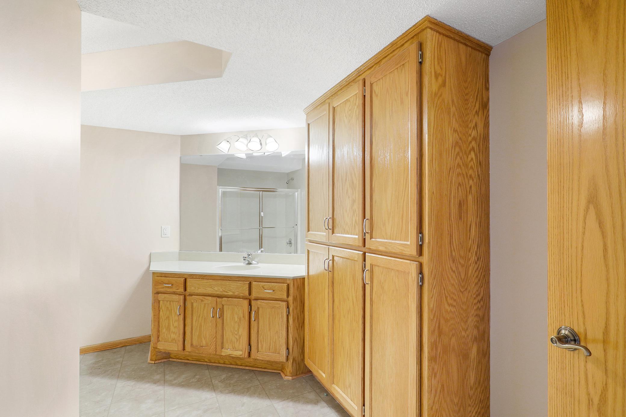 Main Floor Living in this Turnkey, 1-Story, Walkout Townhouse