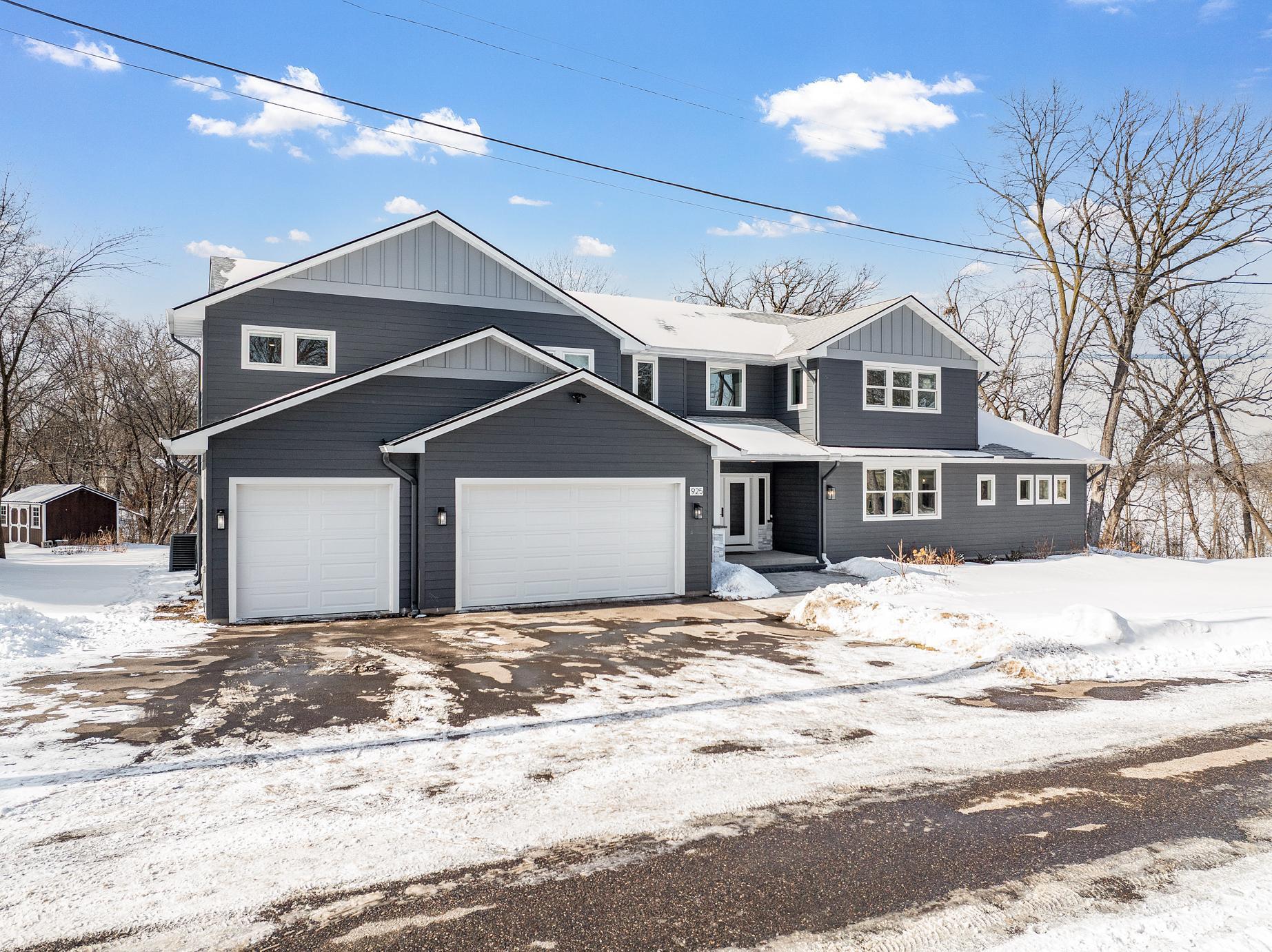 Immaculate 2-Story on quiet Cul-De-Sac, Steps from Parkers Lake