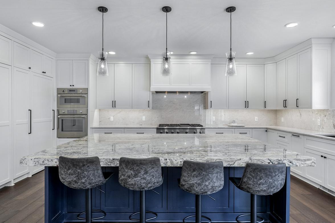 Immaculate 2-Story on quiet Cul-De-Sac, Steps from Parkers Lake