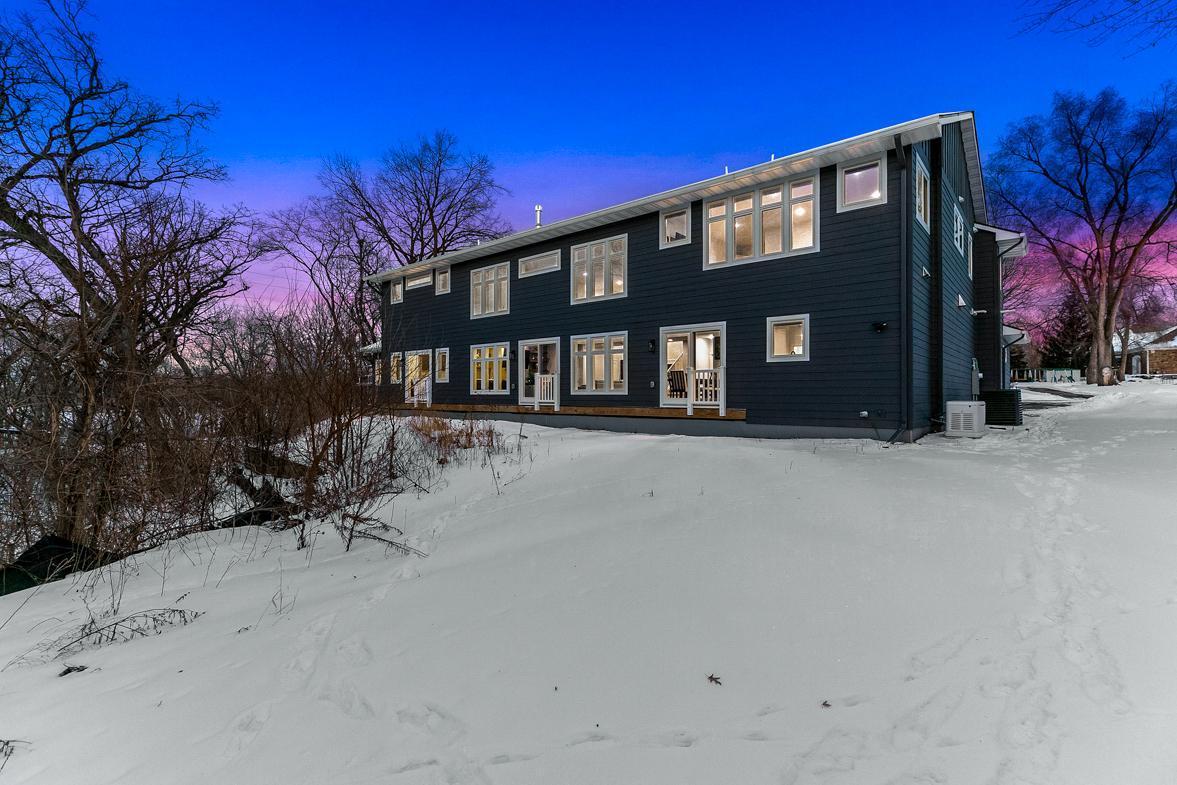 Immaculate 2-Story on quiet Cul-De-Sac, Steps from Parkers Lake