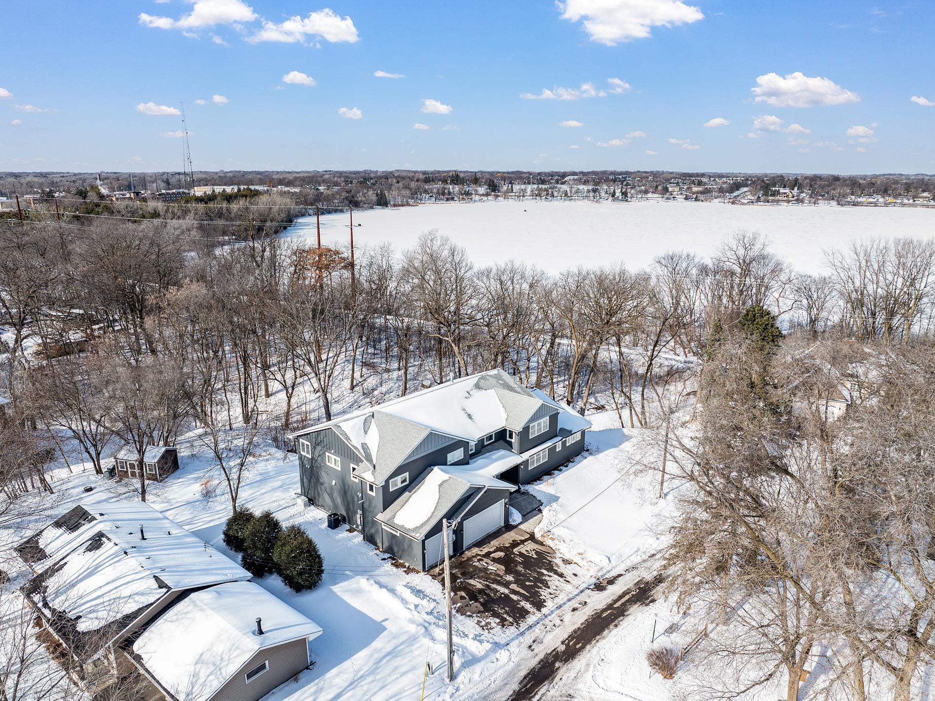 Immaculate 2-Story on quiet Cul-De-Sac, Steps from Parkers Lake