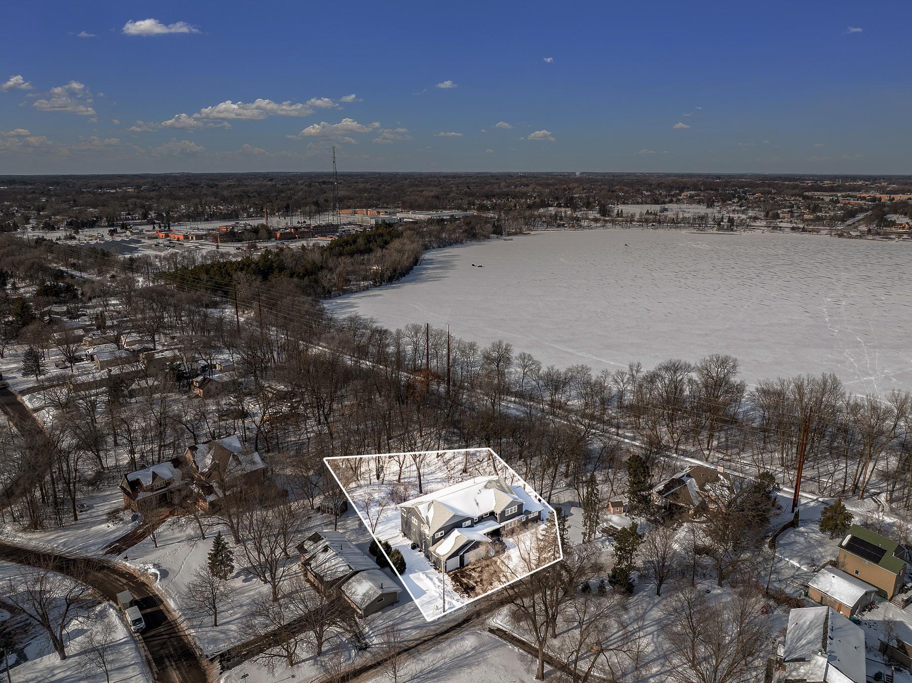 Immaculate 2-Story on quiet Cul-De-Sac, Steps from Parkers Lake