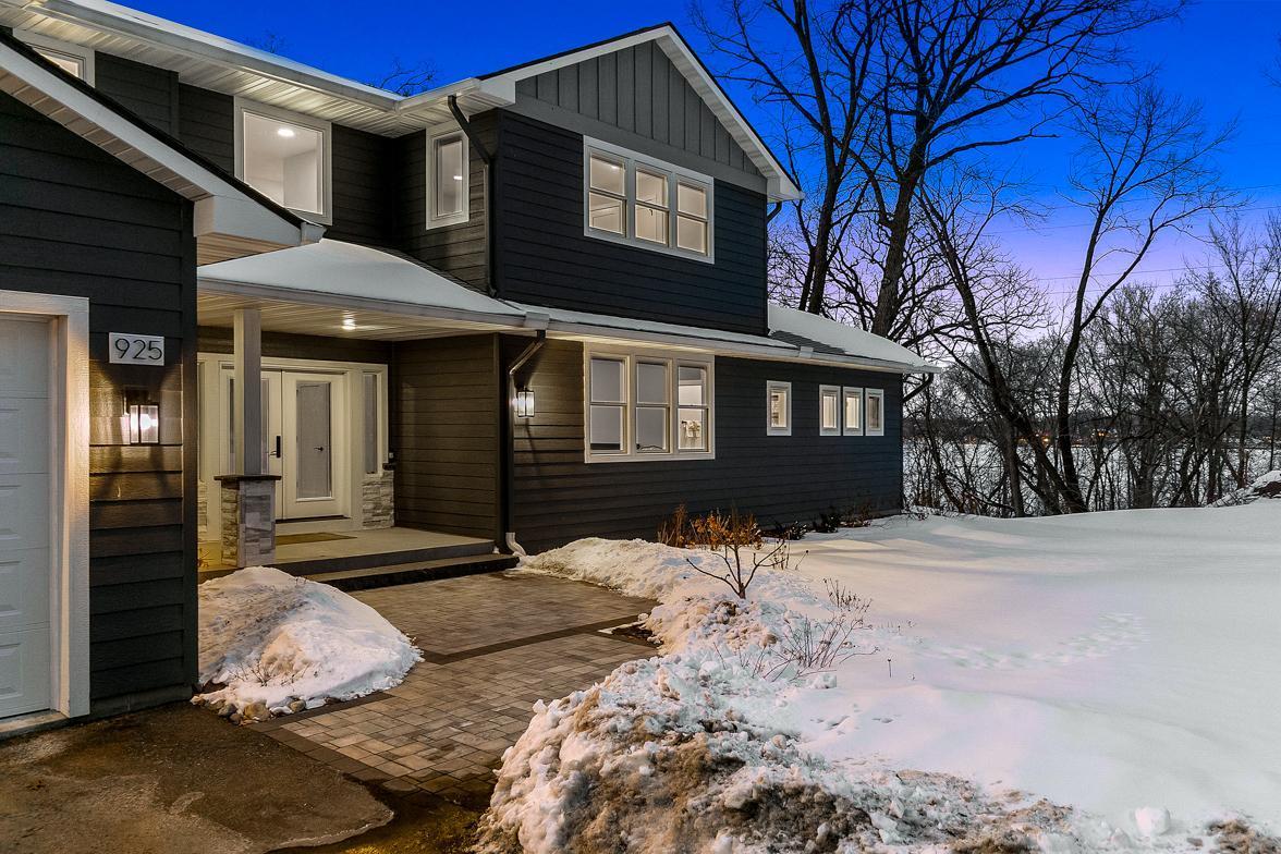 Immaculate 2-Story on quiet Cul-De-Sac, Steps from Parkers Lake