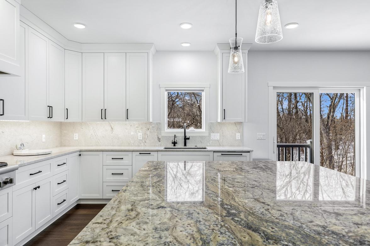 Immaculate 2-Story on quiet Cul-De-Sac, Steps from Parkers Lake