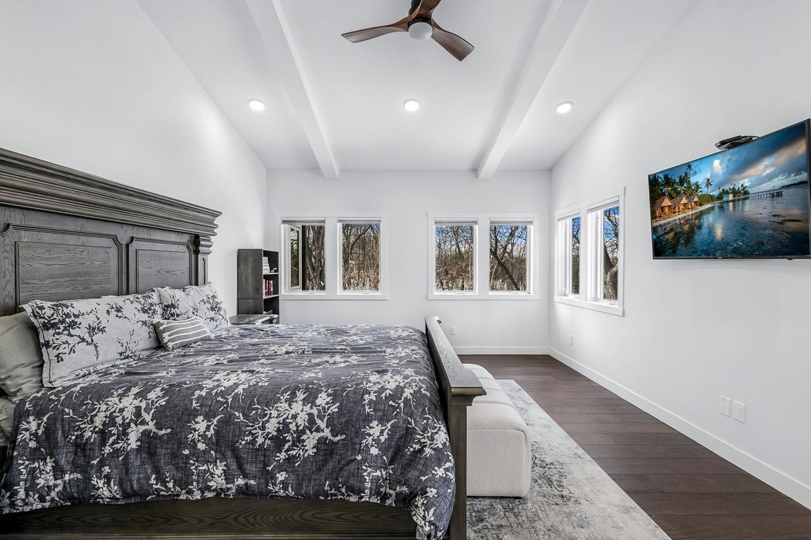 Immaculate 2-Story on quiet Cul-De-Sac, Steps from Parkers Lake