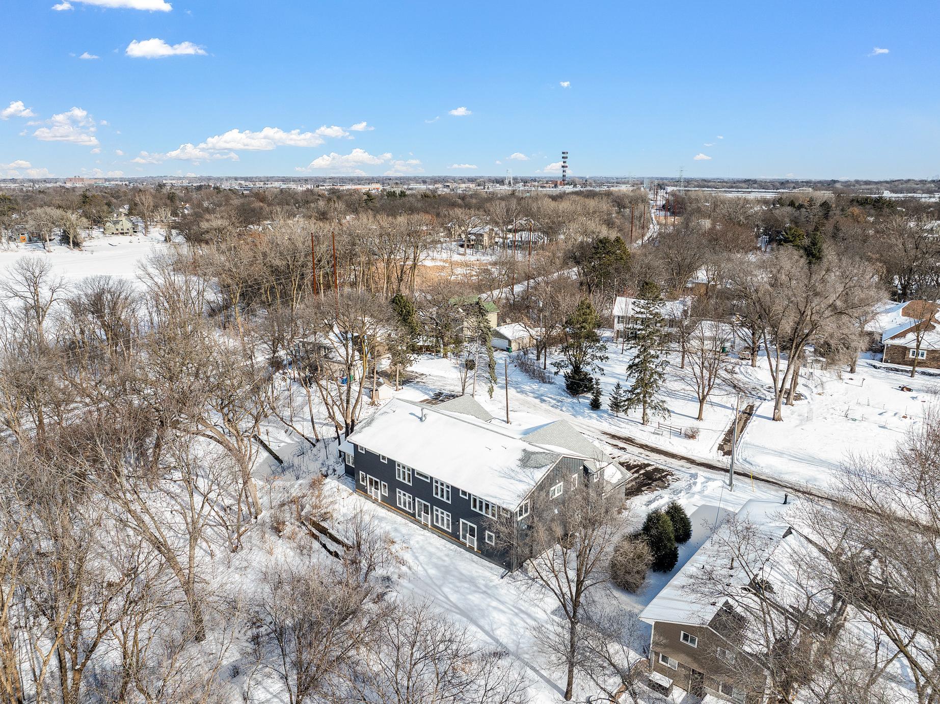 Immaculate 2-Story on quiet Cul-De-Sac, Steps from Parkers Lake