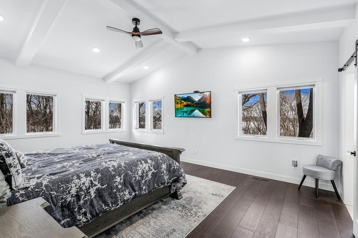 Immaculate 2-Story on quiet Cul-De-Sac, Steps from Parkers Lake