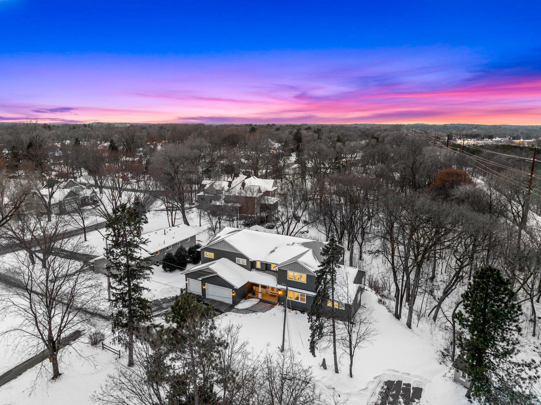 Immaculate 2-Story on quiet Cul-De-Sac, Steps from Parkers Lake