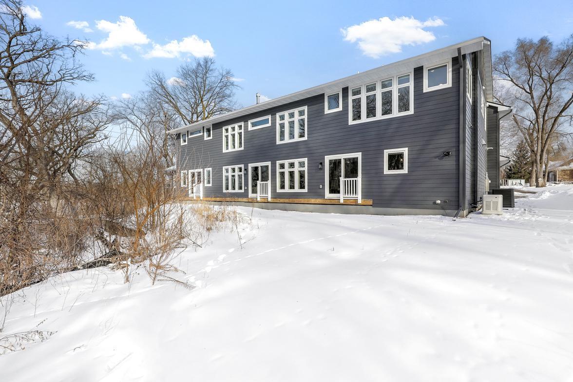 Immaculate 2-Story on quiet Cul-De-Sac, Steps from Parkers Lake