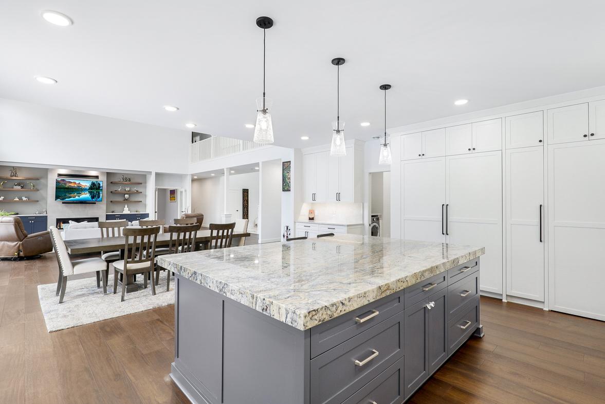 Immaculate 2-Story on quiet Cul-De-Sac, Steps from Parkers Lake