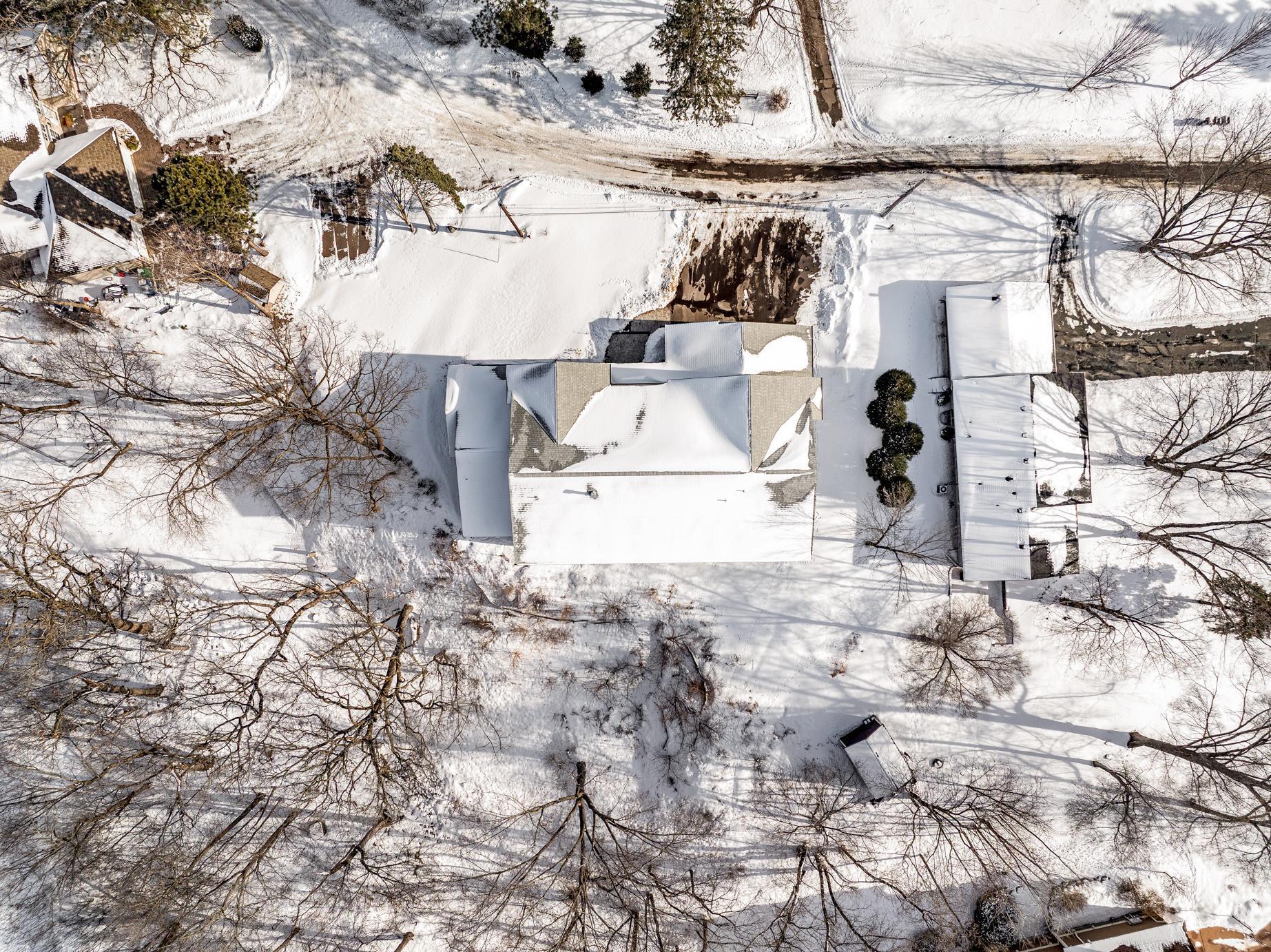 Immaculate 2-Story on quiet Cul-De-Sac, Steps from Parkers Lake