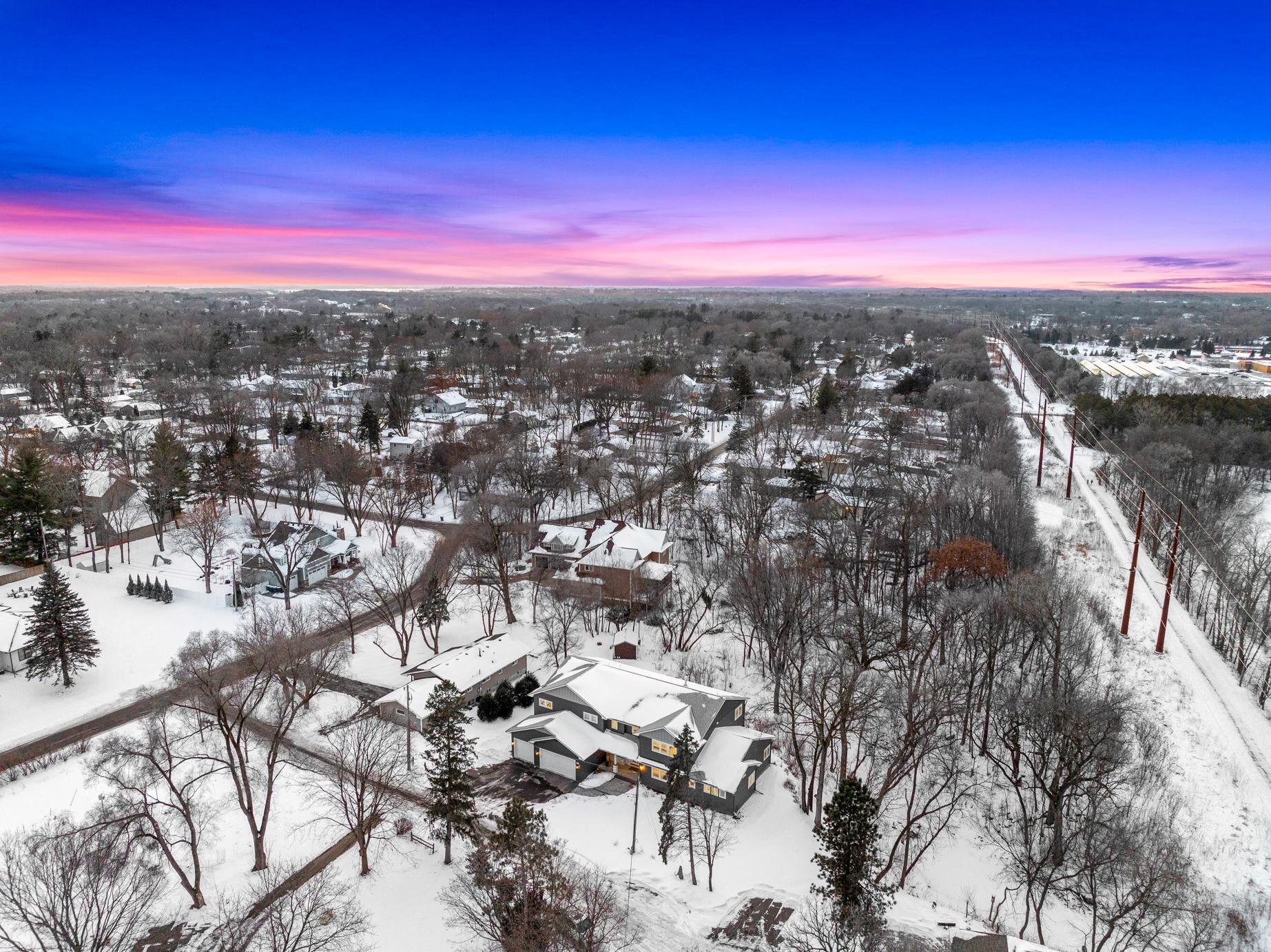 Immaculate 2-Story on quiet Cul-De-Sac, Steps from Parkers Lake