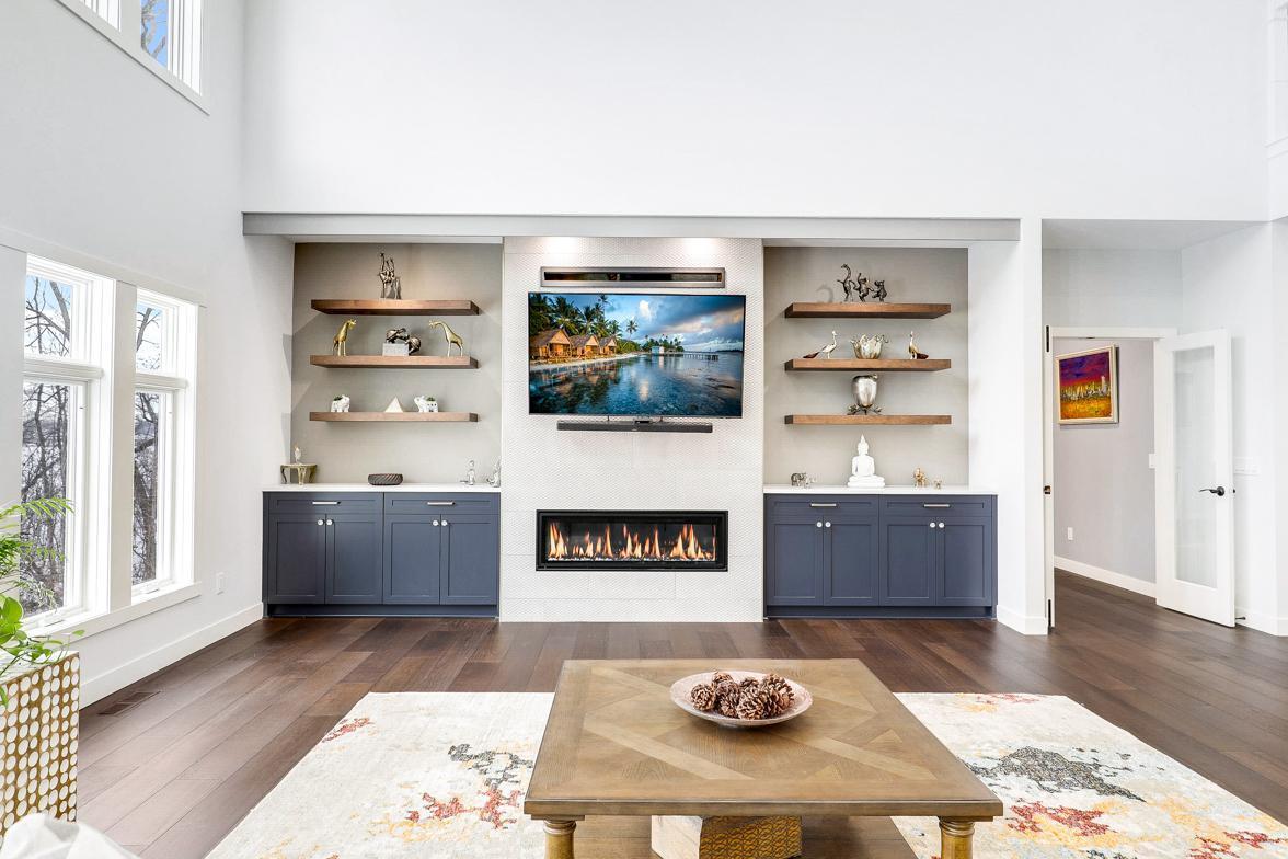 Immaculate 2-Story on quiet Cul-De-Sac, Steps from Parkers Lake