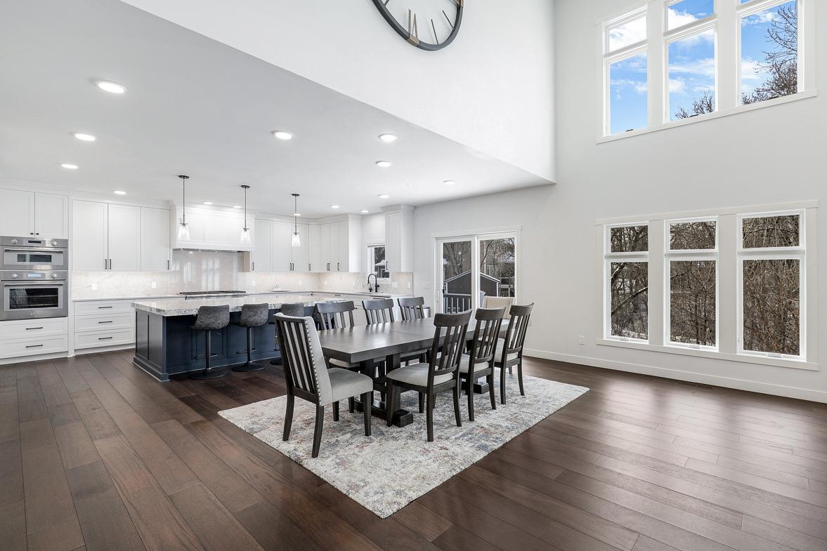 Immaculate 2-Story on quiet Cul-De-Sac, Steps from Parkers Lake