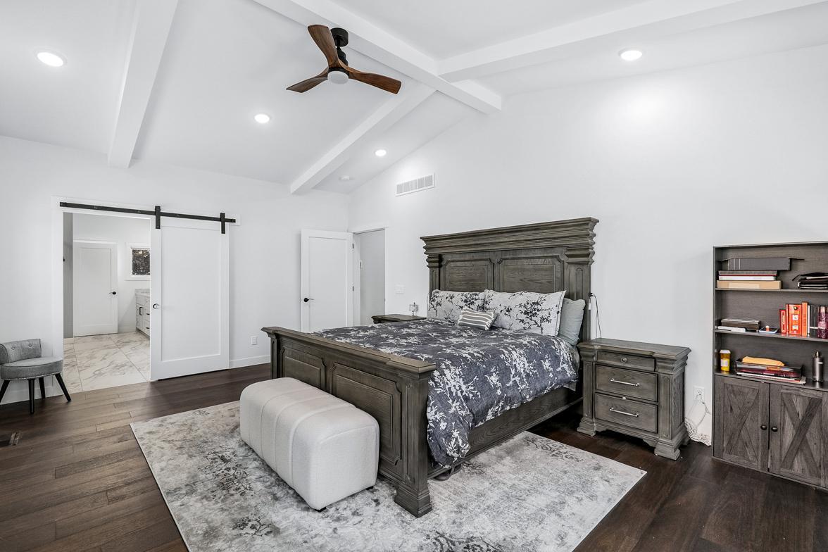 Immaculate 2-Story on quiet Cul-De-Sac, Steps from Parkers Lake