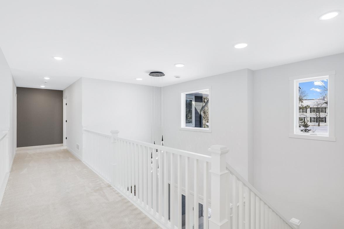 Immaculate 2-Story on quiet Cul-De-Sac, Steps from Parkers Lake