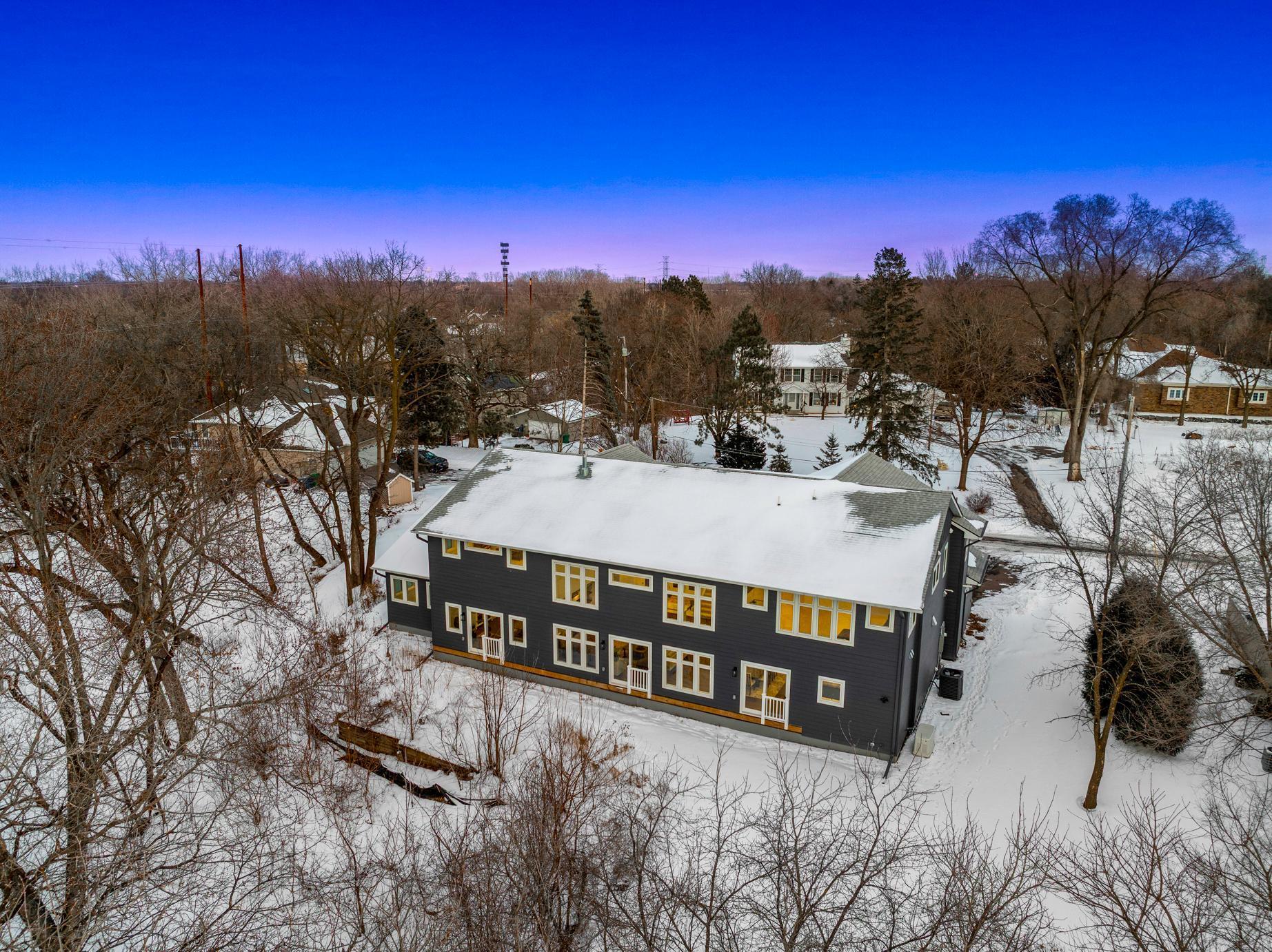 Immaculate 2-Story on quiet Cul-De-Sac, Steps from Parkers Lake