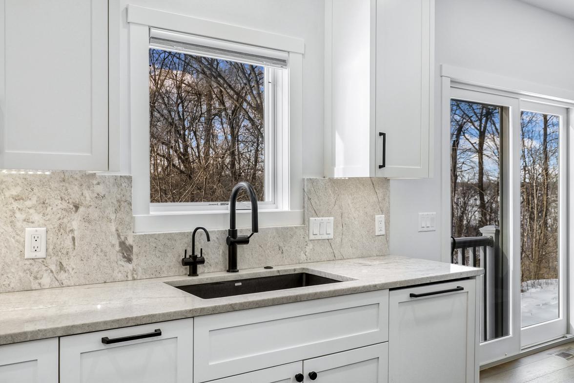 Immaculate 2-Story on quiet Cul-De-Sac, Steps from Parkers Lake