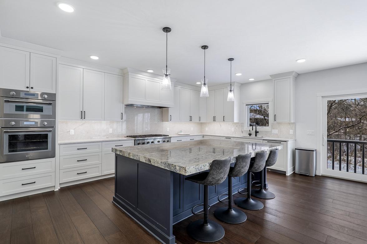 Immaculate 2-Story on quiet Cul-De-Sac, Steps from Parkers Lake