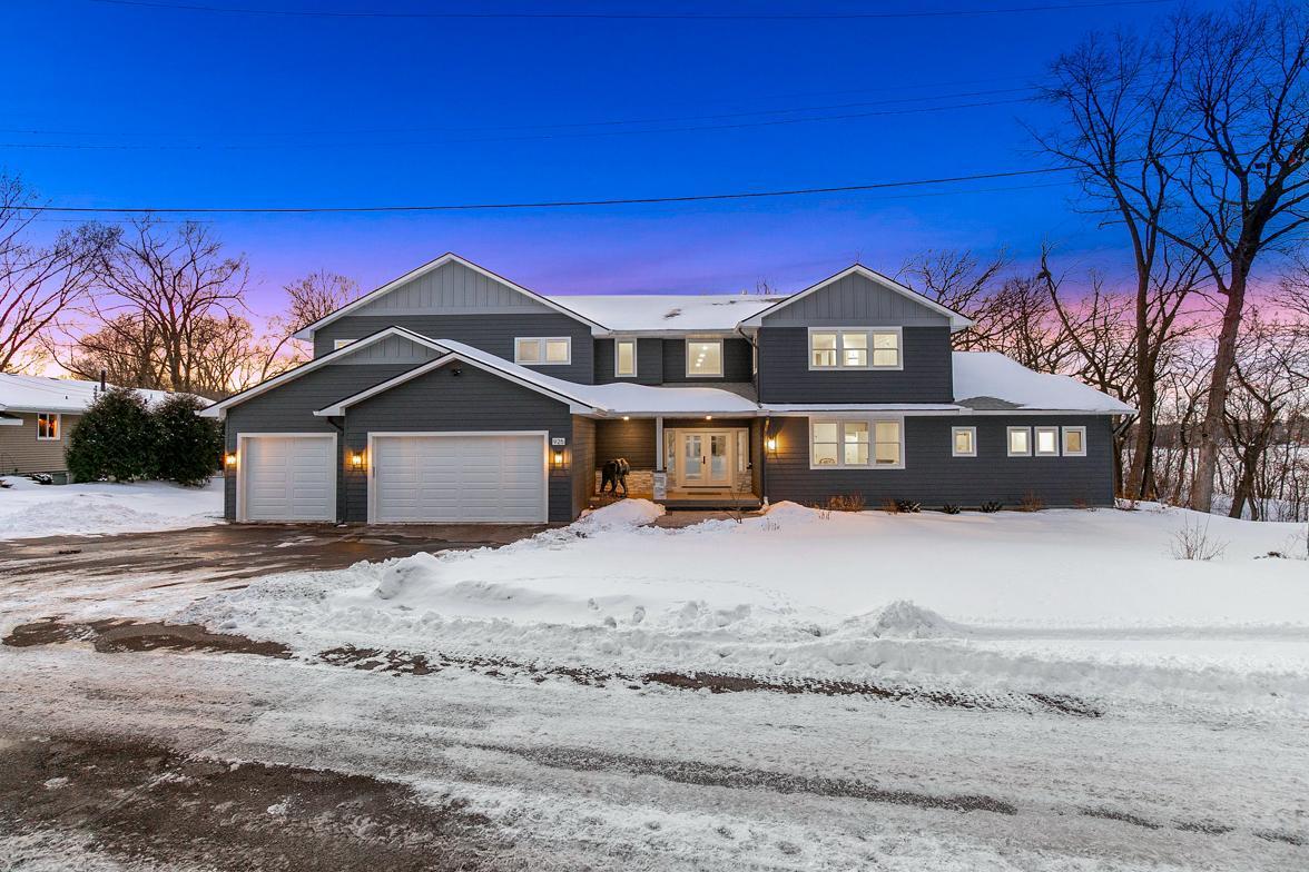 Immaculate 2-Story on quiet Cul-De-Sac, Steps from Parkers Lake