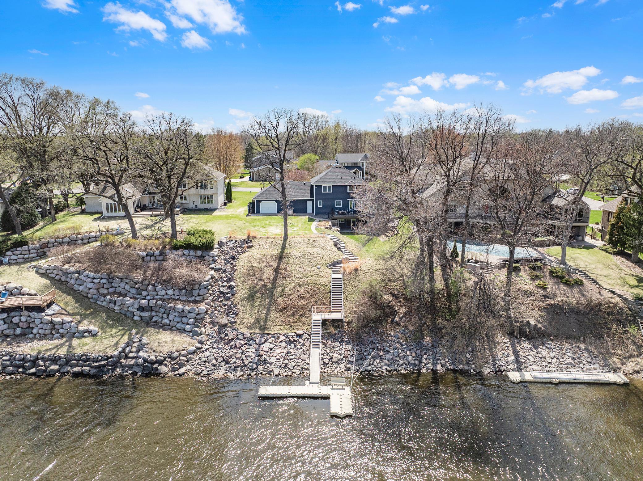 Discover the Serenity of Riverfront Living on the Mississippi