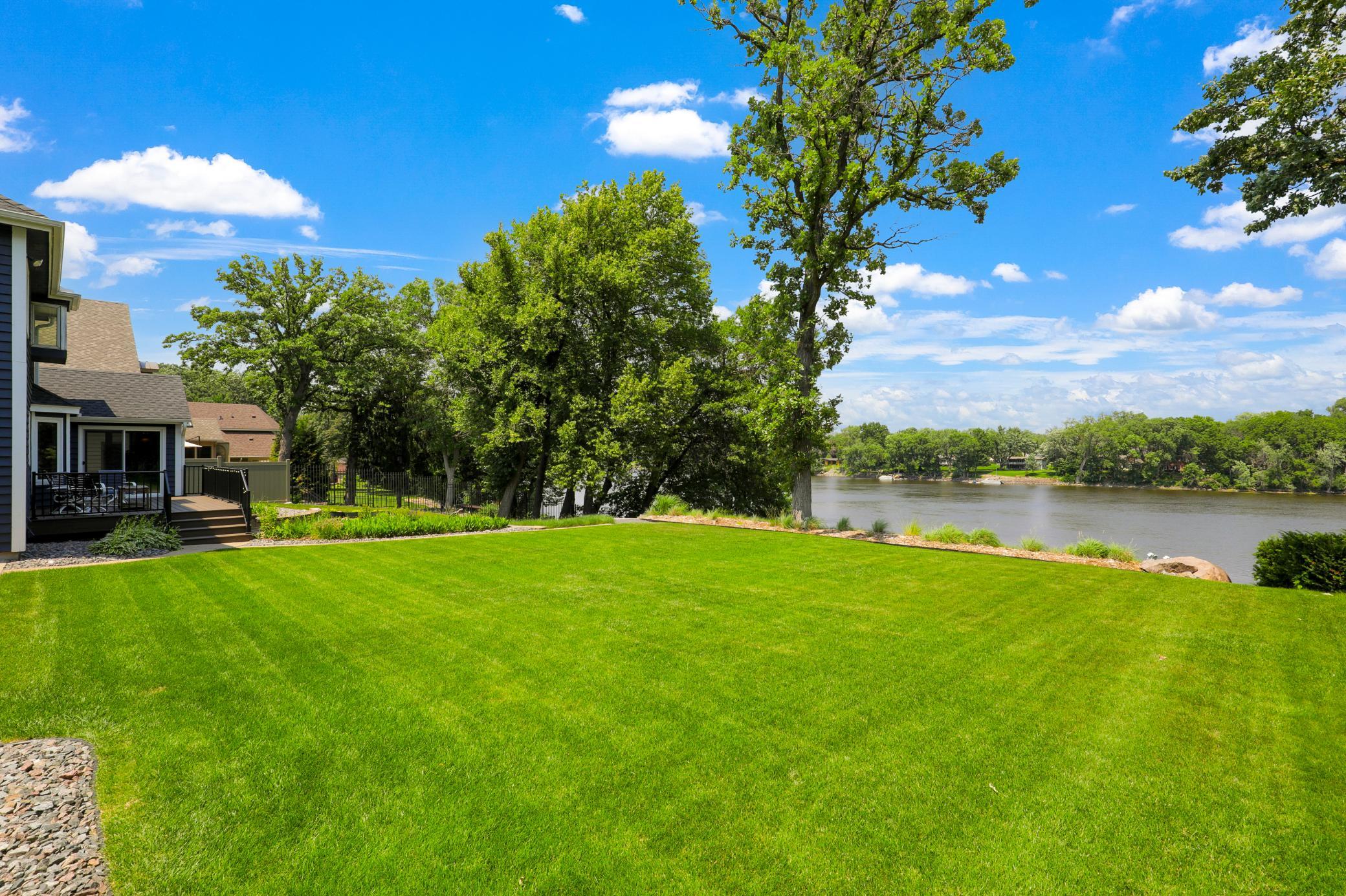 Discover the Serenity of Riverfront Living on the Mississippi