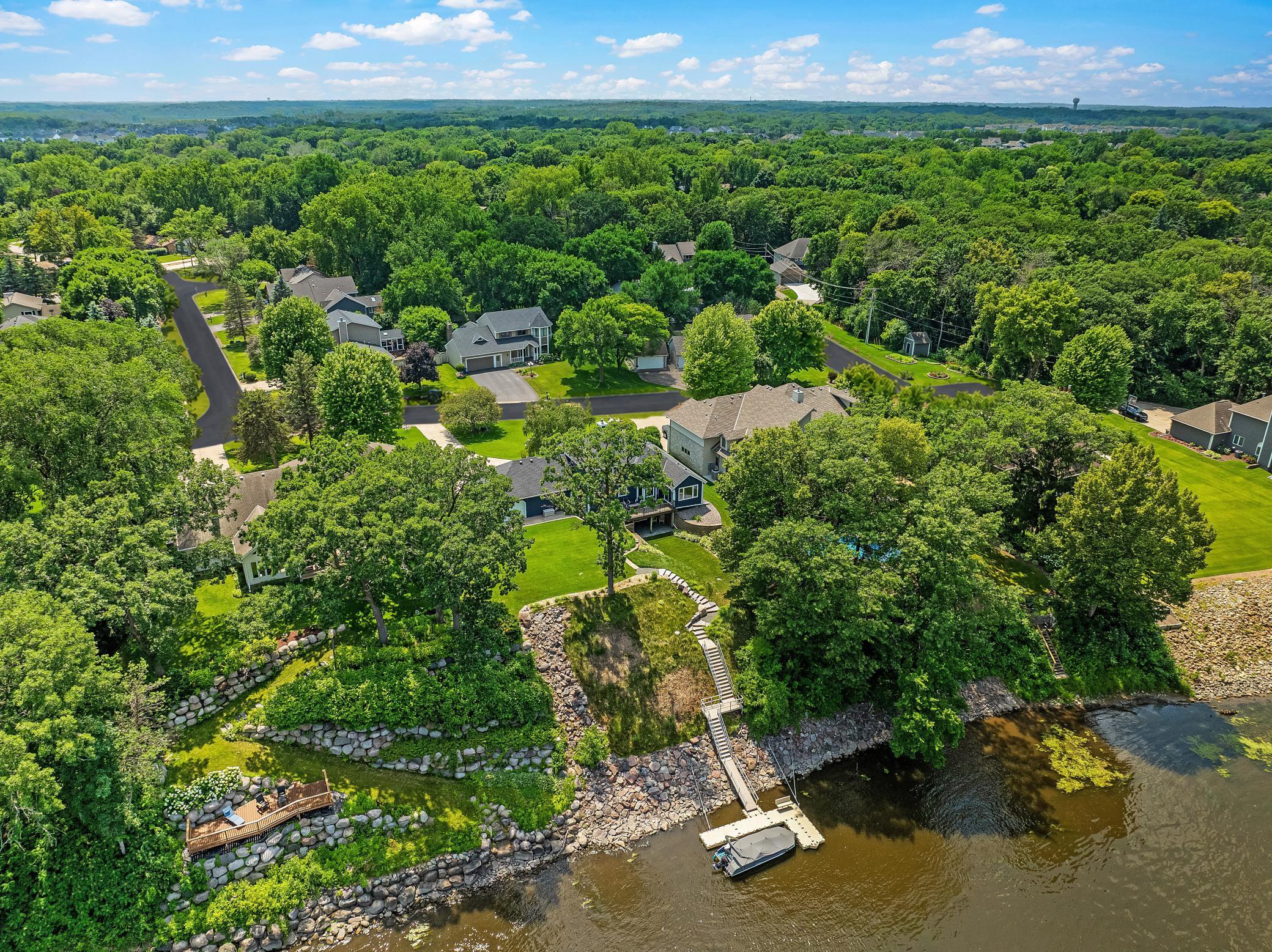 Discover the Serenity of Riverfront Living on the Mississippi