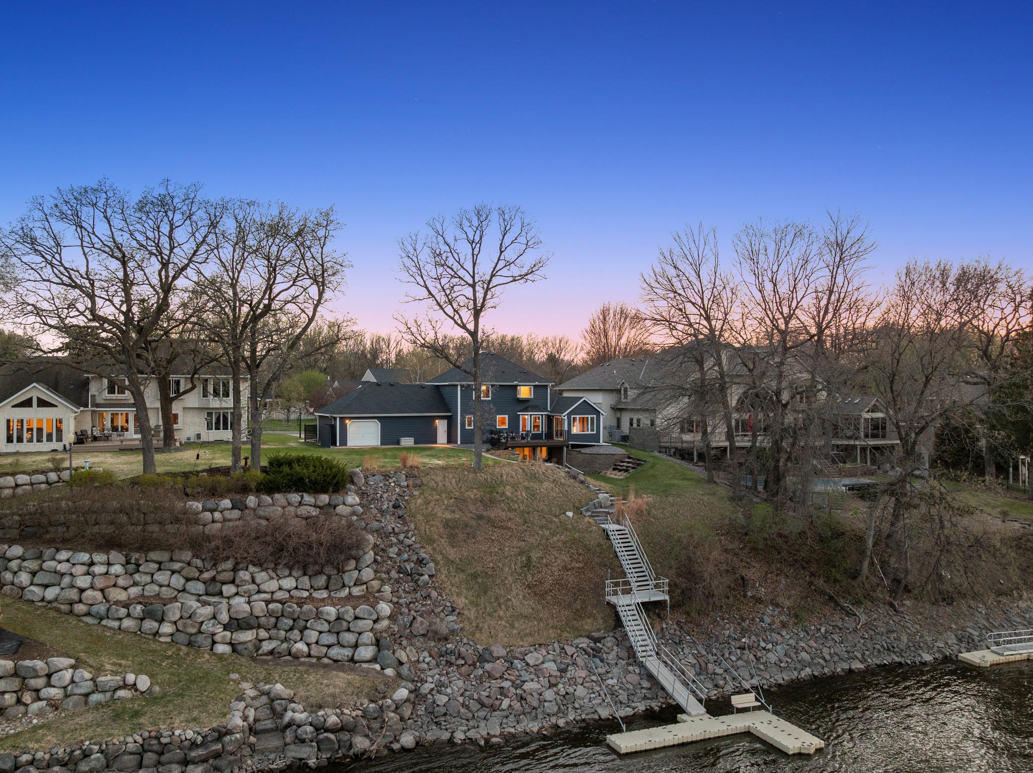 Discover the Serenity of Riverfront Living on the Mississippi