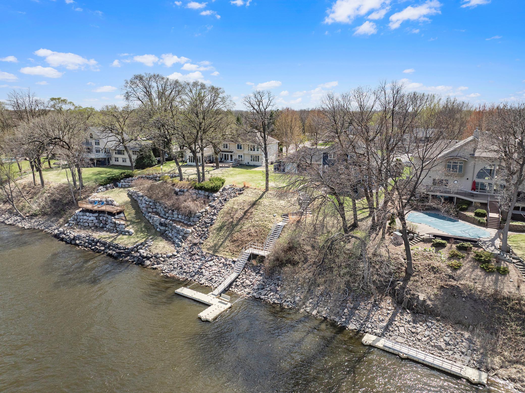 Discover the Serenity of Riverfront Living on the Mississippi