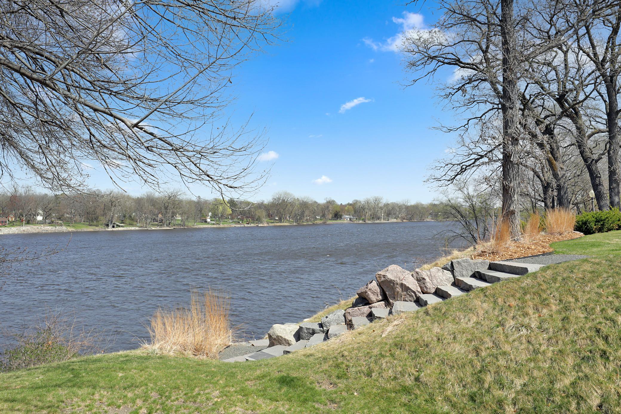 Discover the Serenity of Riverfront Living on the Mississippi