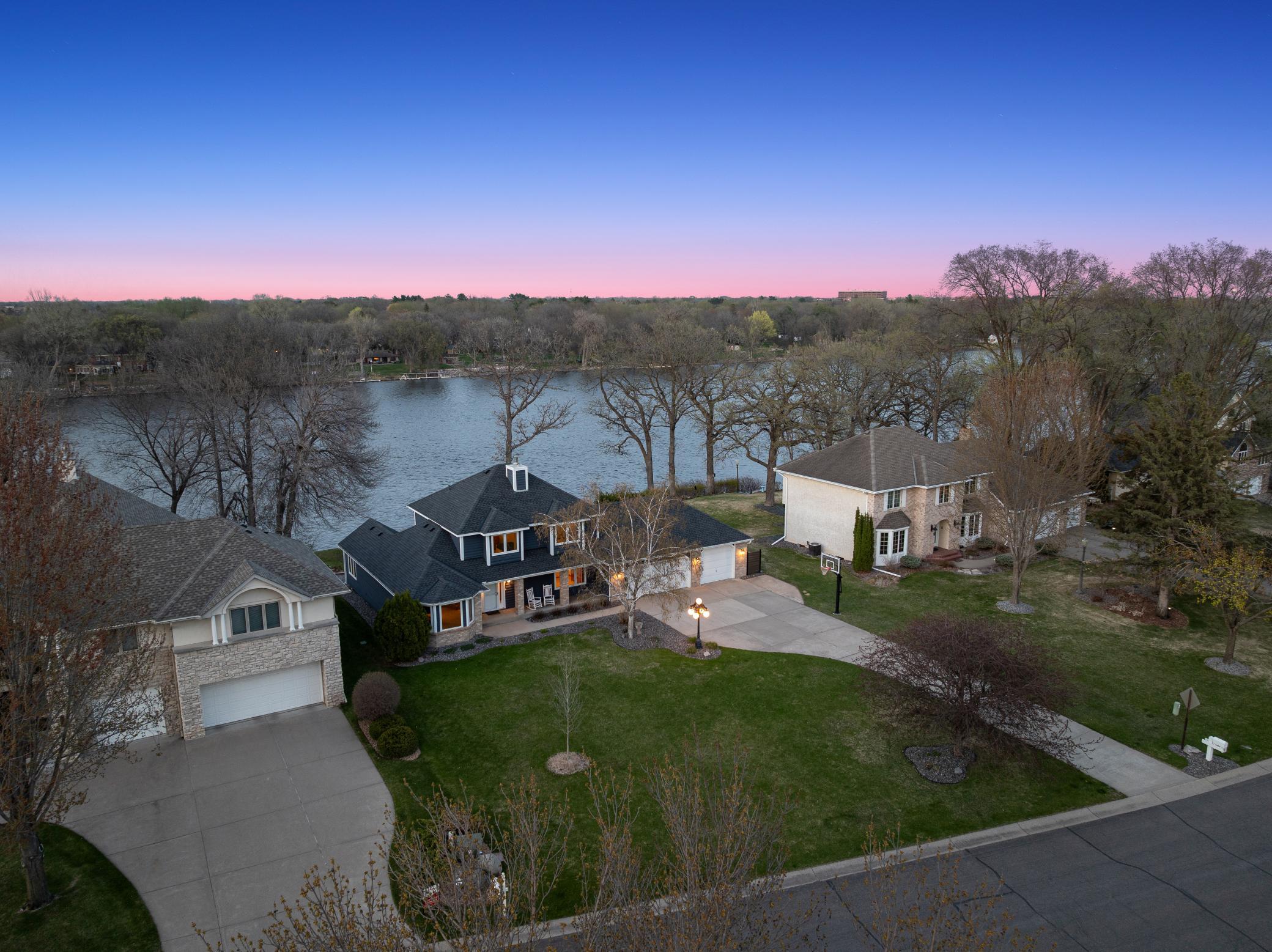 Discover the Serenity of Riverfront Living on the Mississippi