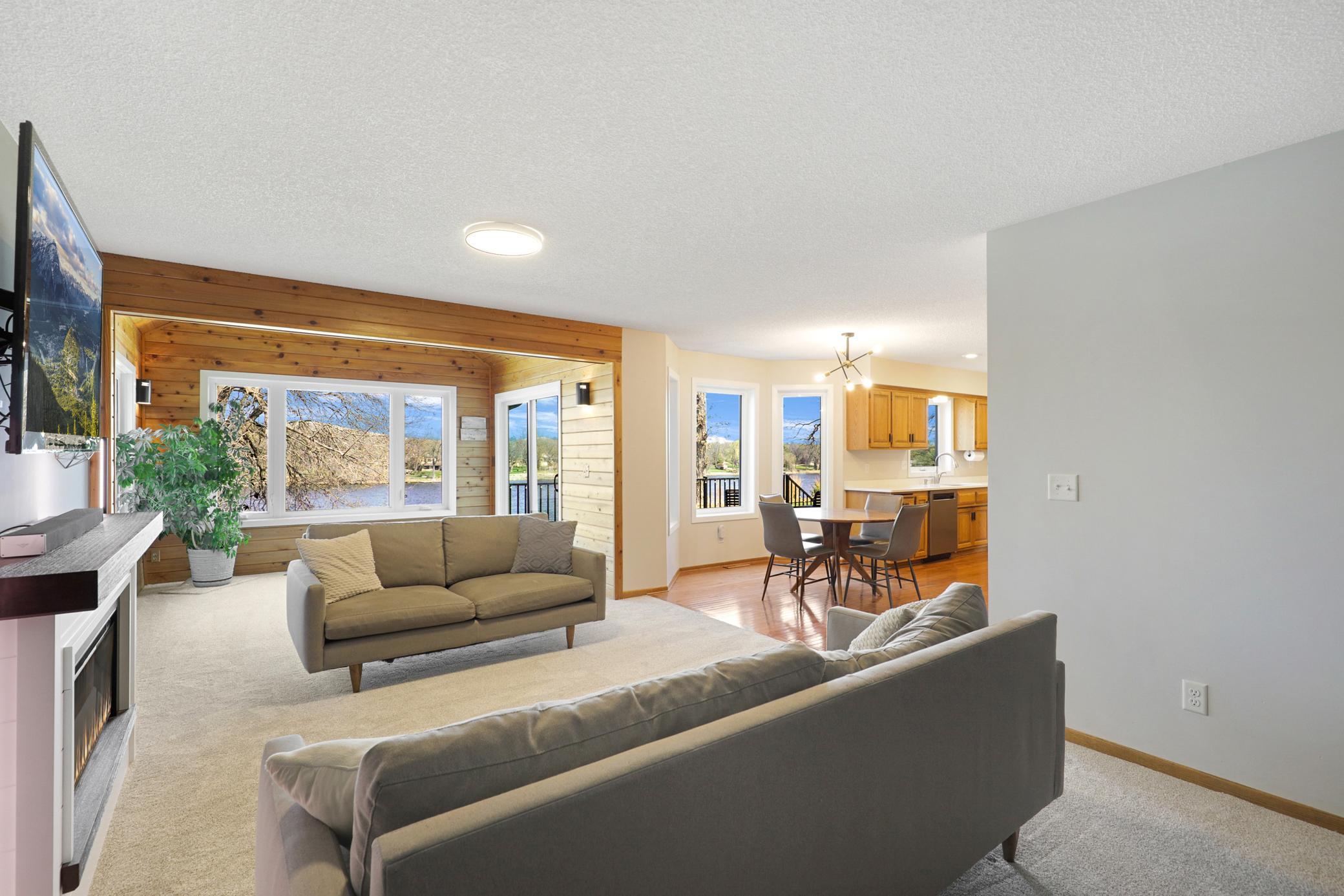 Discover the Serenity of Riverfront Living on the Mississippi