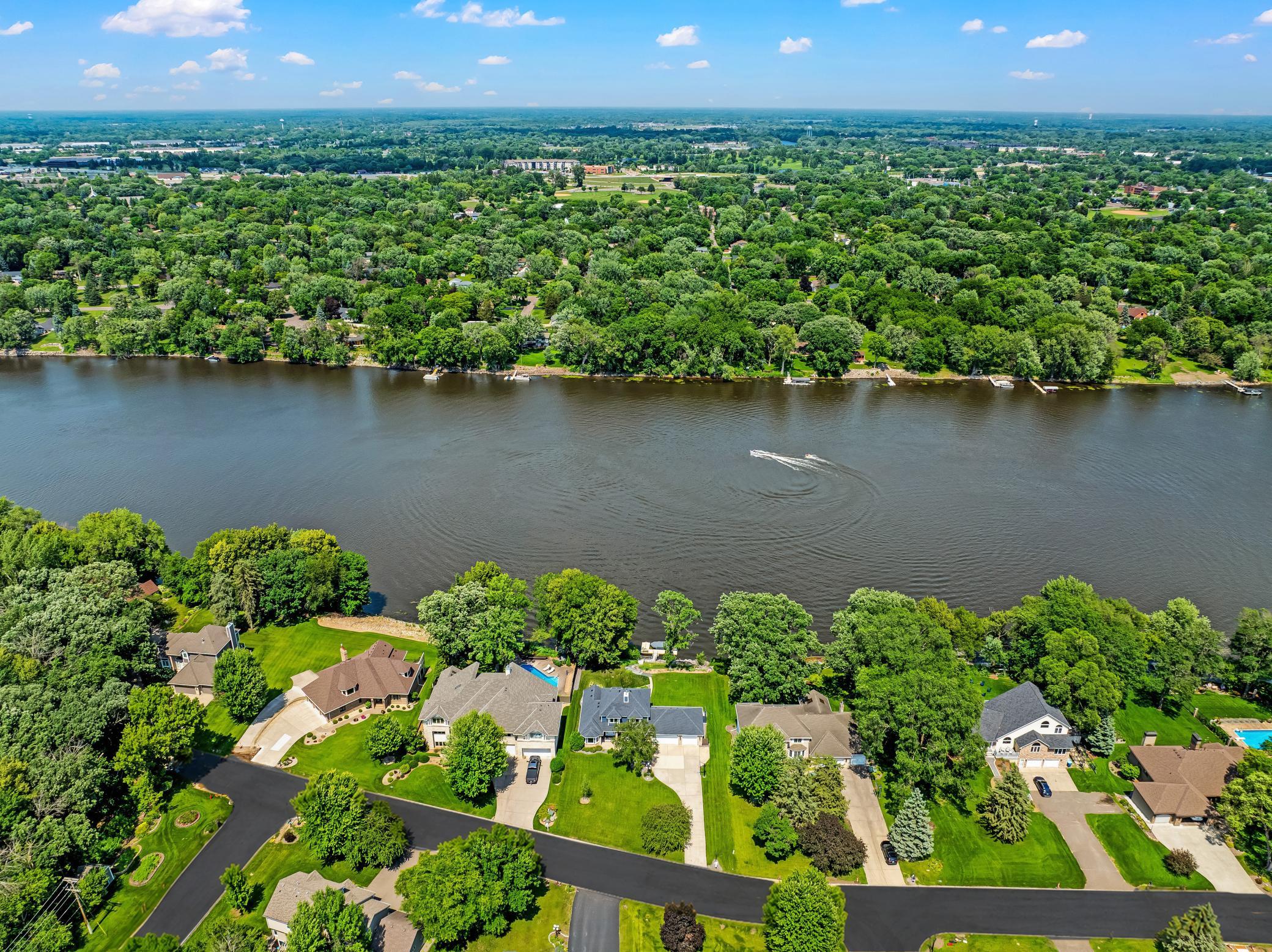 Discover the Serenity of Riverfront Living on the Mississippi