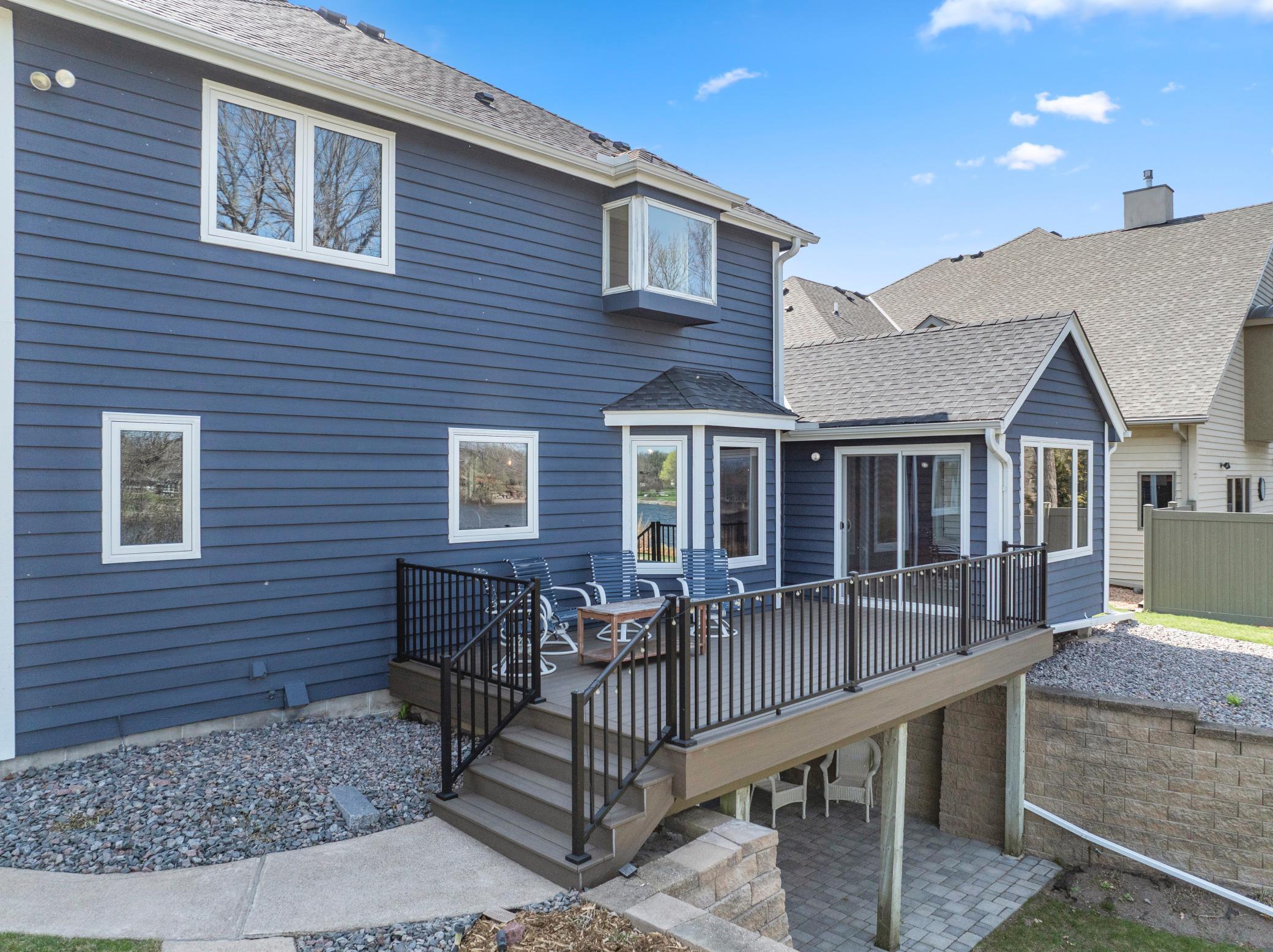 Discover the Serenity of Riverfront Living on the Mississippi