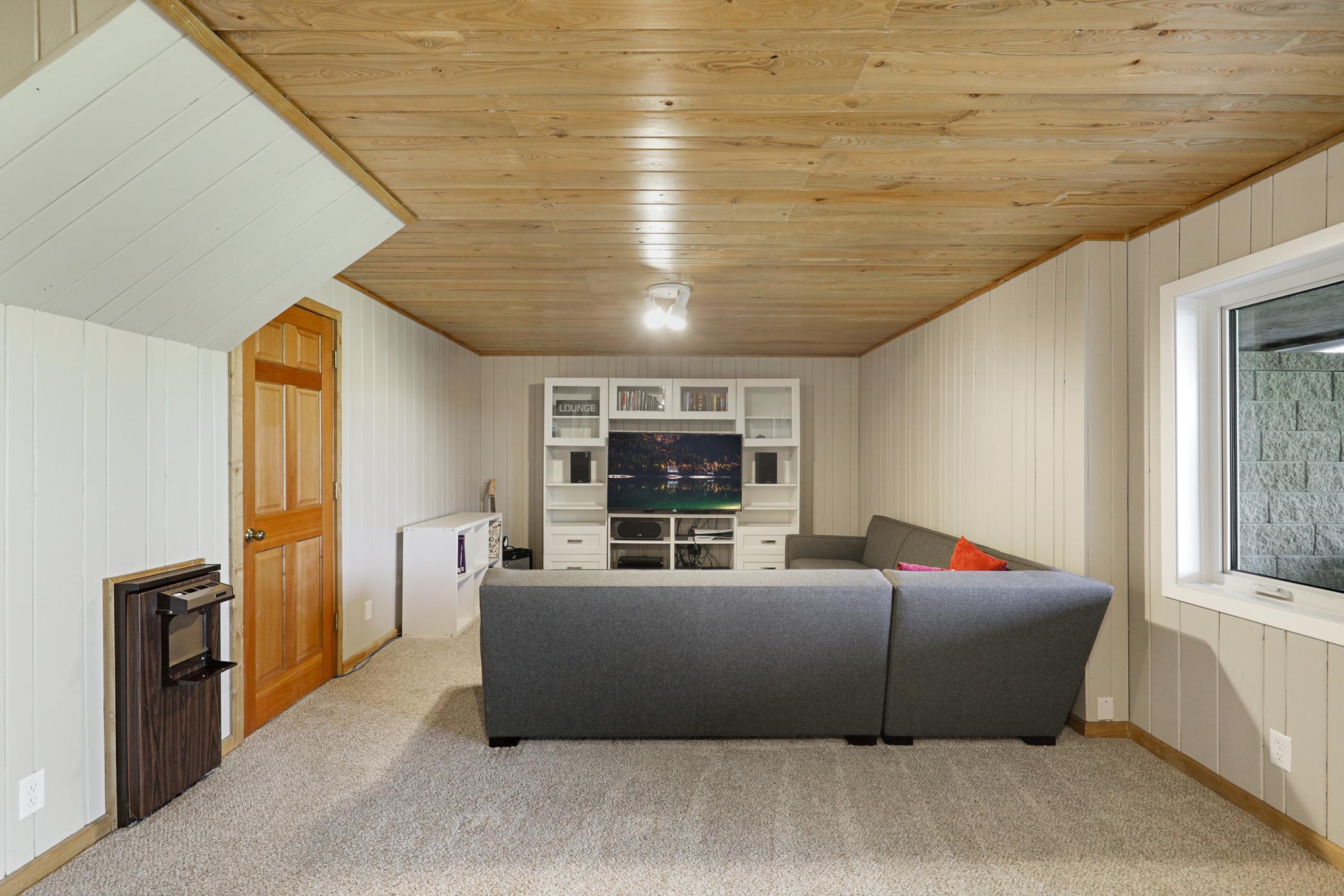 Discover the Serenity of Riverfront Living on the Mississippi