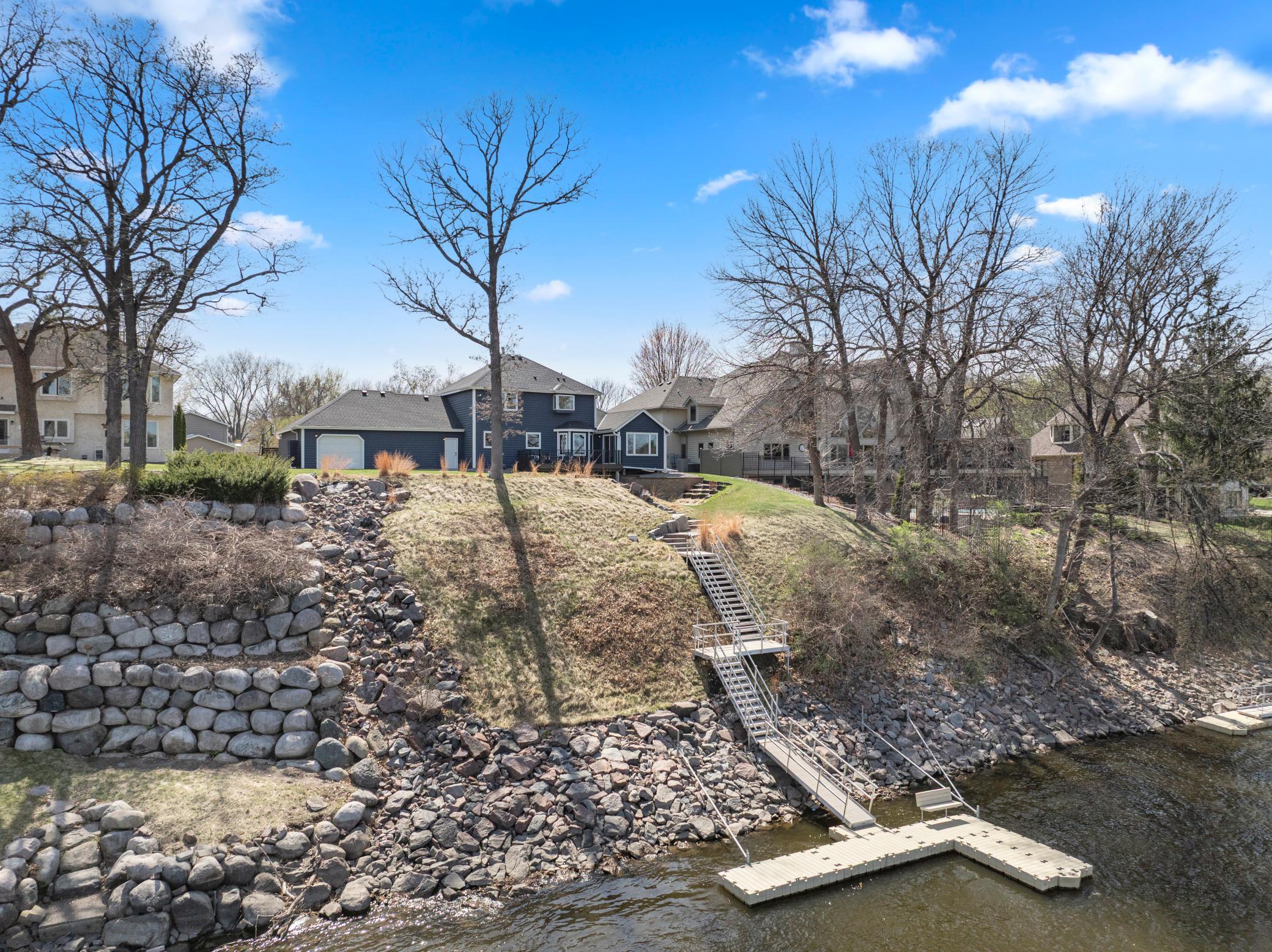 Discover the Serenity of Riverfront Living on the Mississippi