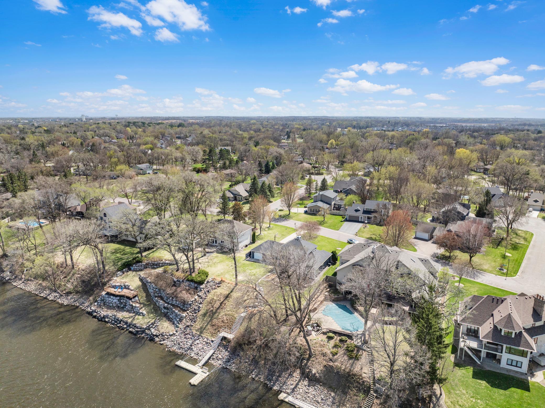 Discover the Serenity of Riverfront Living on the Mississippi