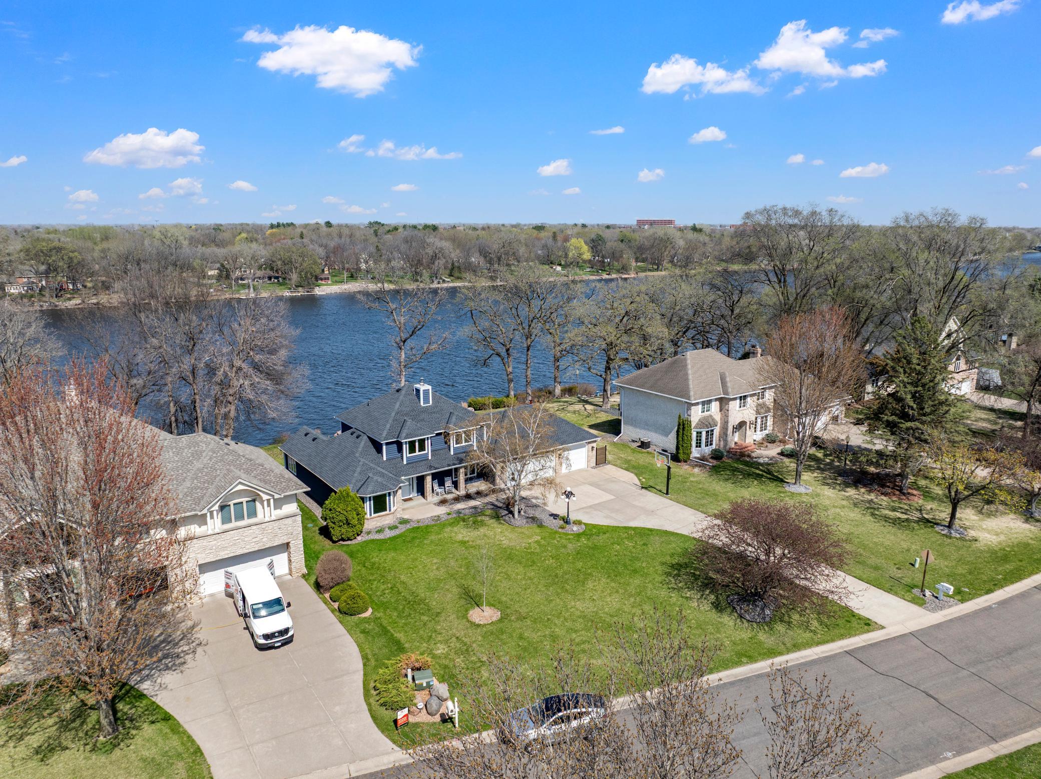 Discover the Serenity of Riverfront Living on the Mississippi